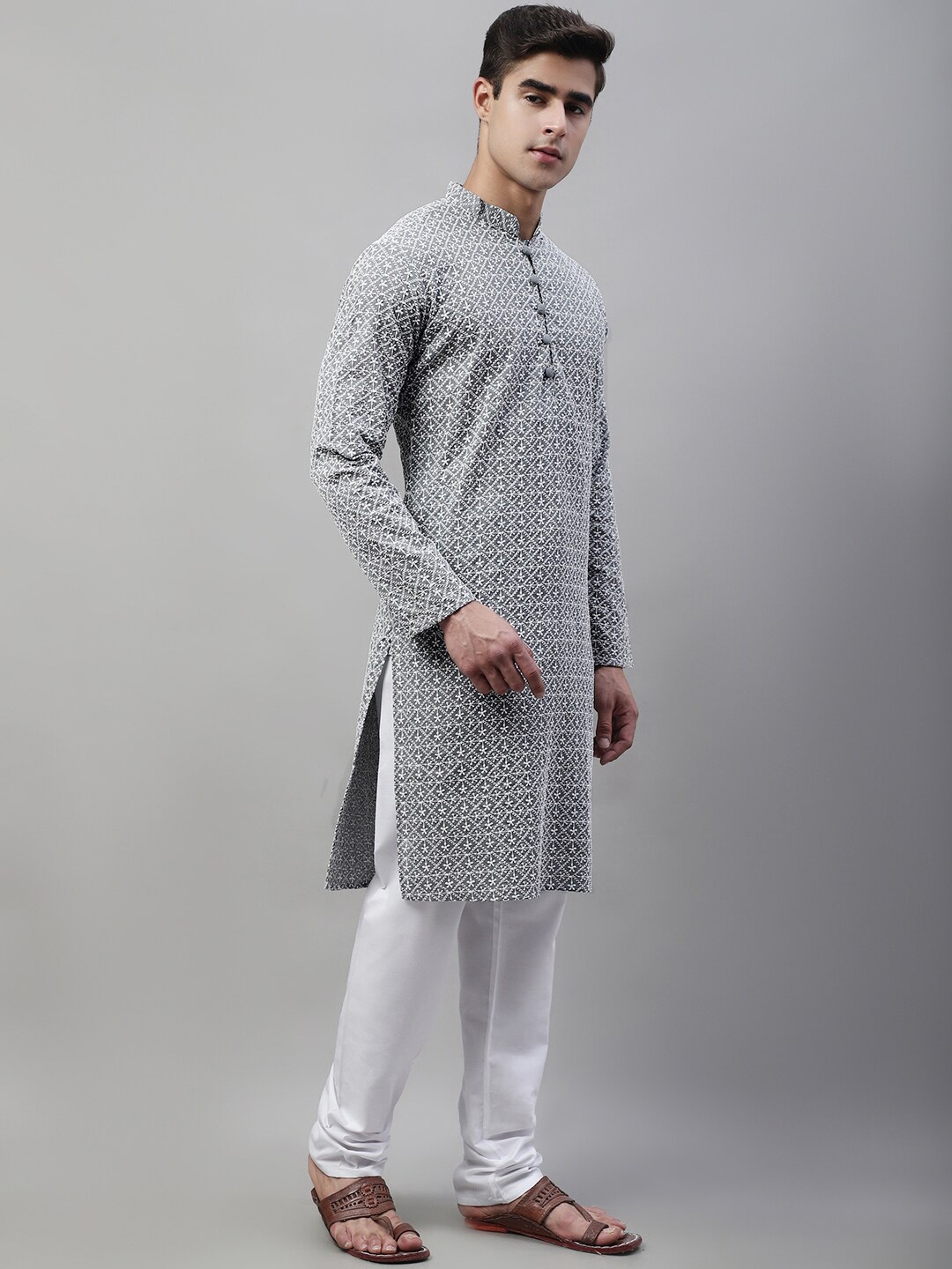 

Jompers Floral Embroidered Regular Chikankari Pure Cotton Kurta With Churidar, Grey