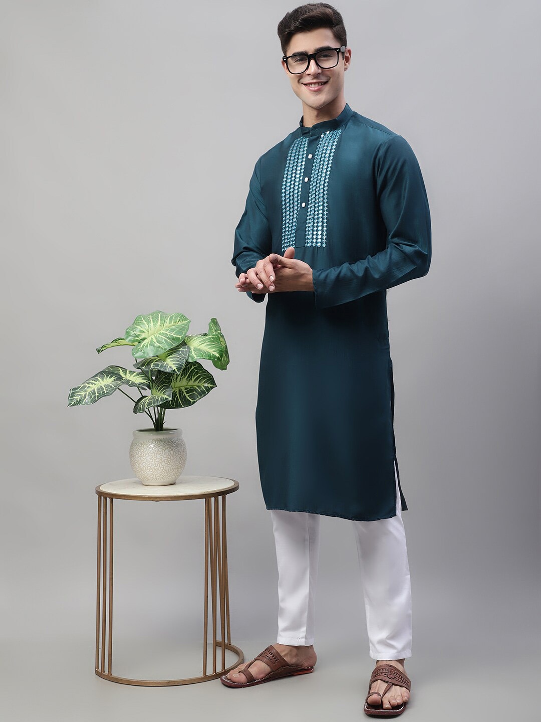 

Jompers Mandarin Collar Mirror Work Kurta with Pyjamas, Teal