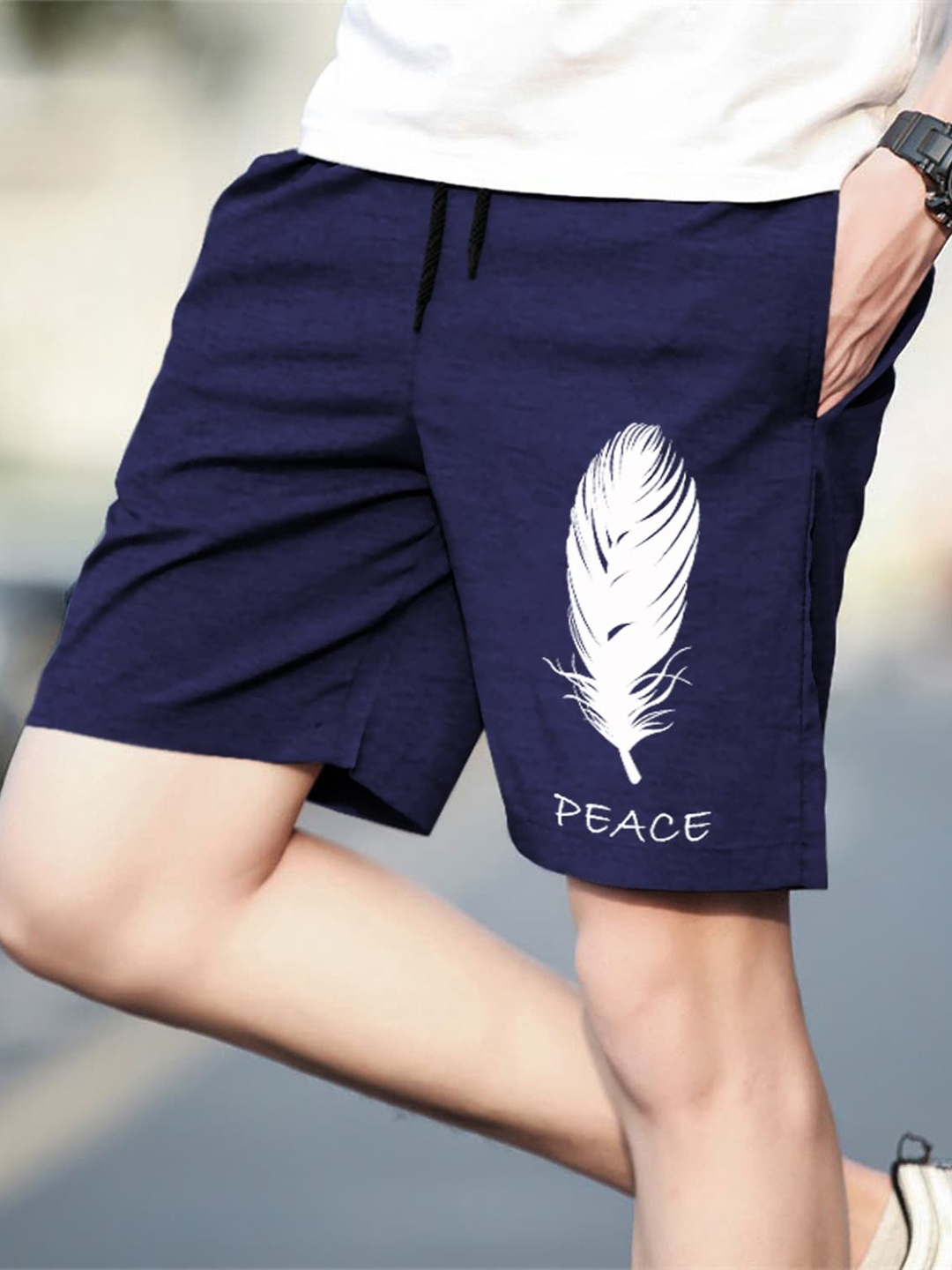 

BLIVE Men Graphic Printed Mid-Rise Shorts, Navy blue