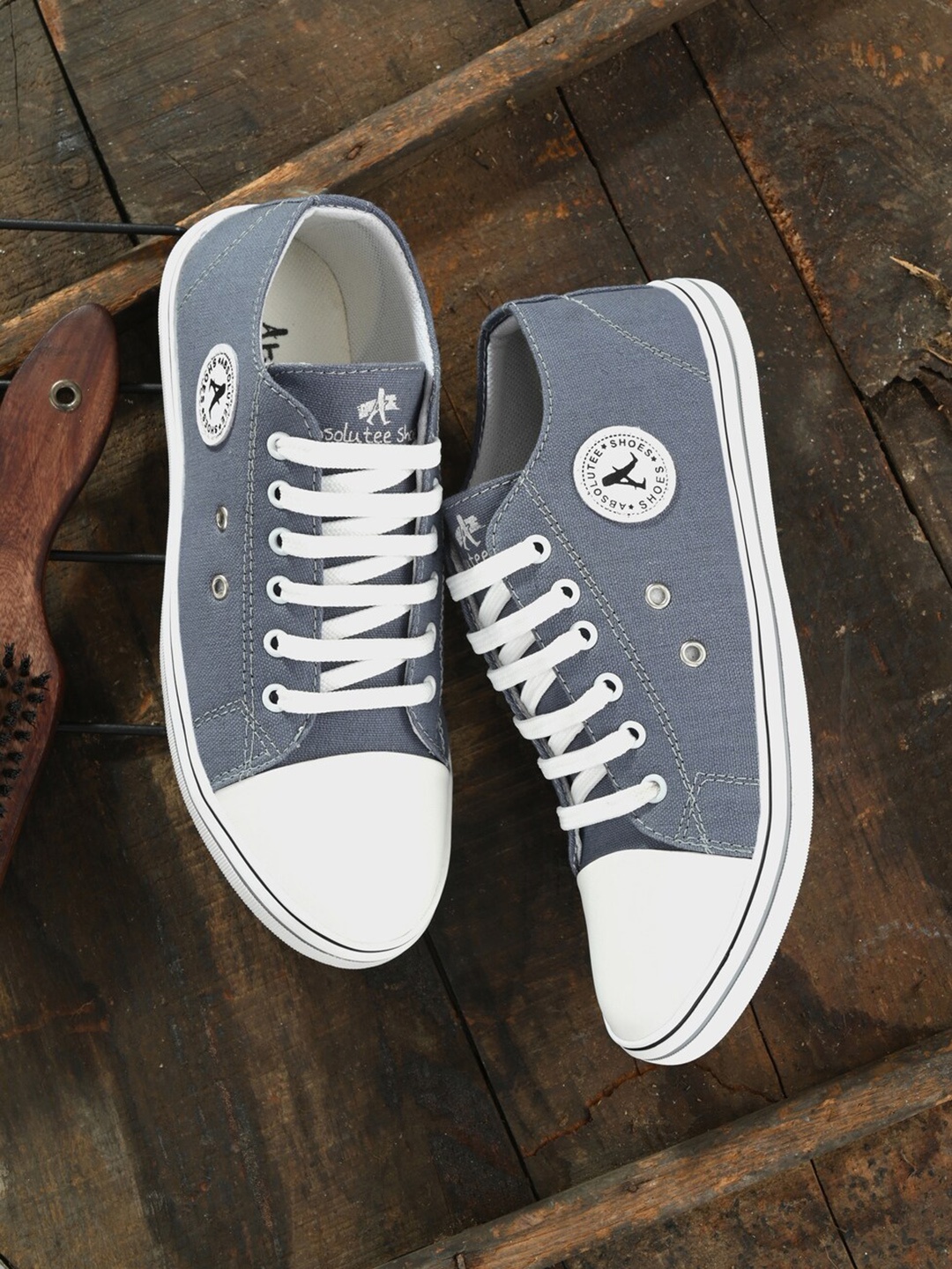 

Absolutee Shoes Men Colourblocked Sneakers, Grey