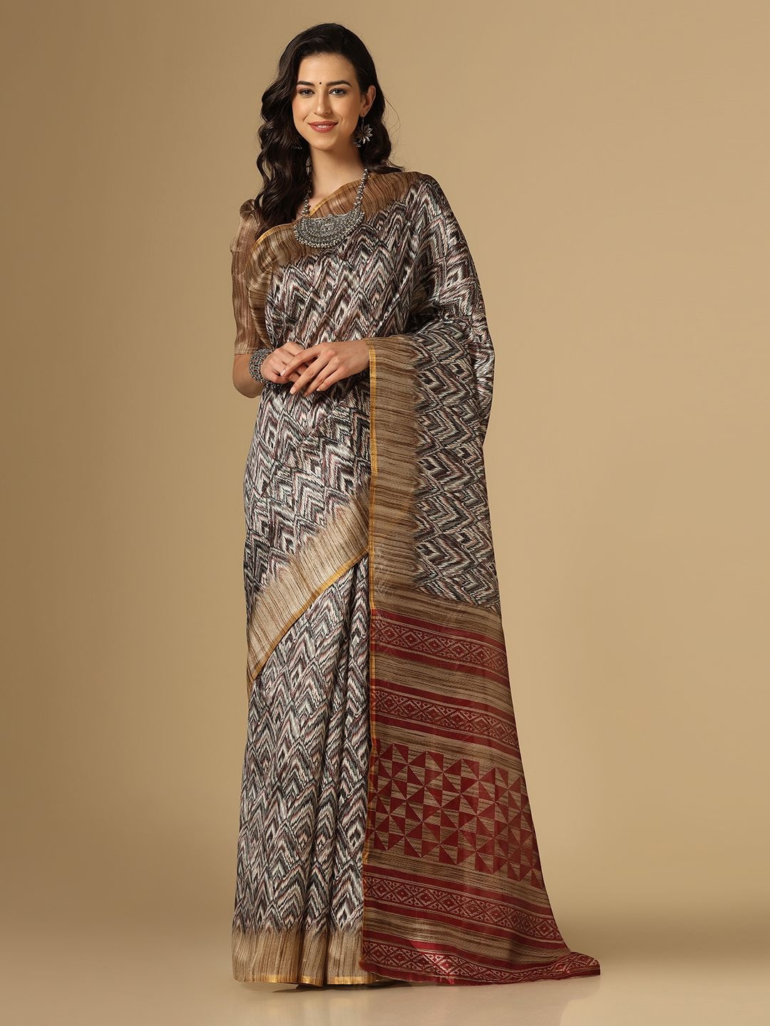 

KALINI Geometric Printed Saree, Grey
