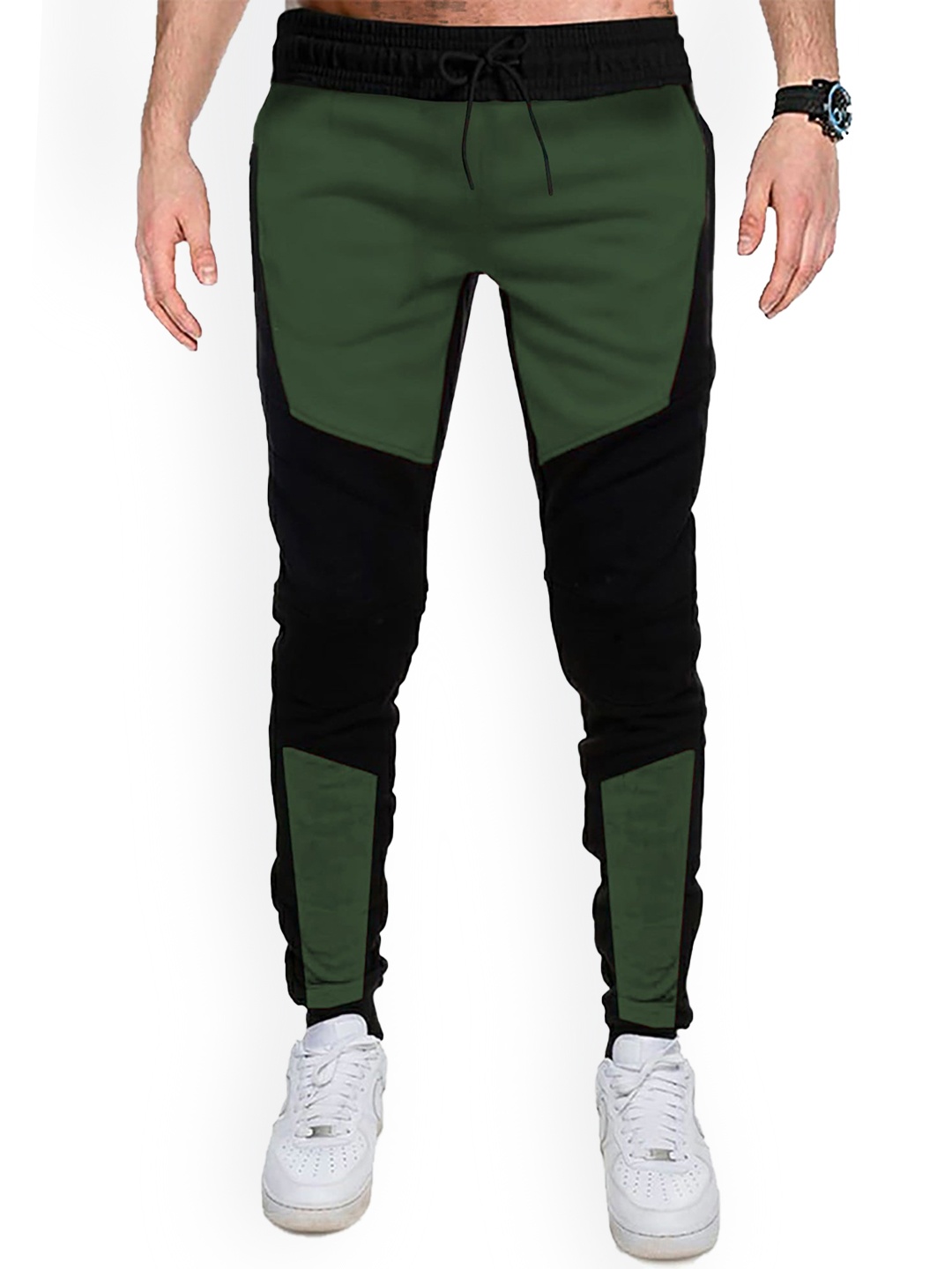 

TRIPR Men Colourblocked Mid-Rise Joggers, Black