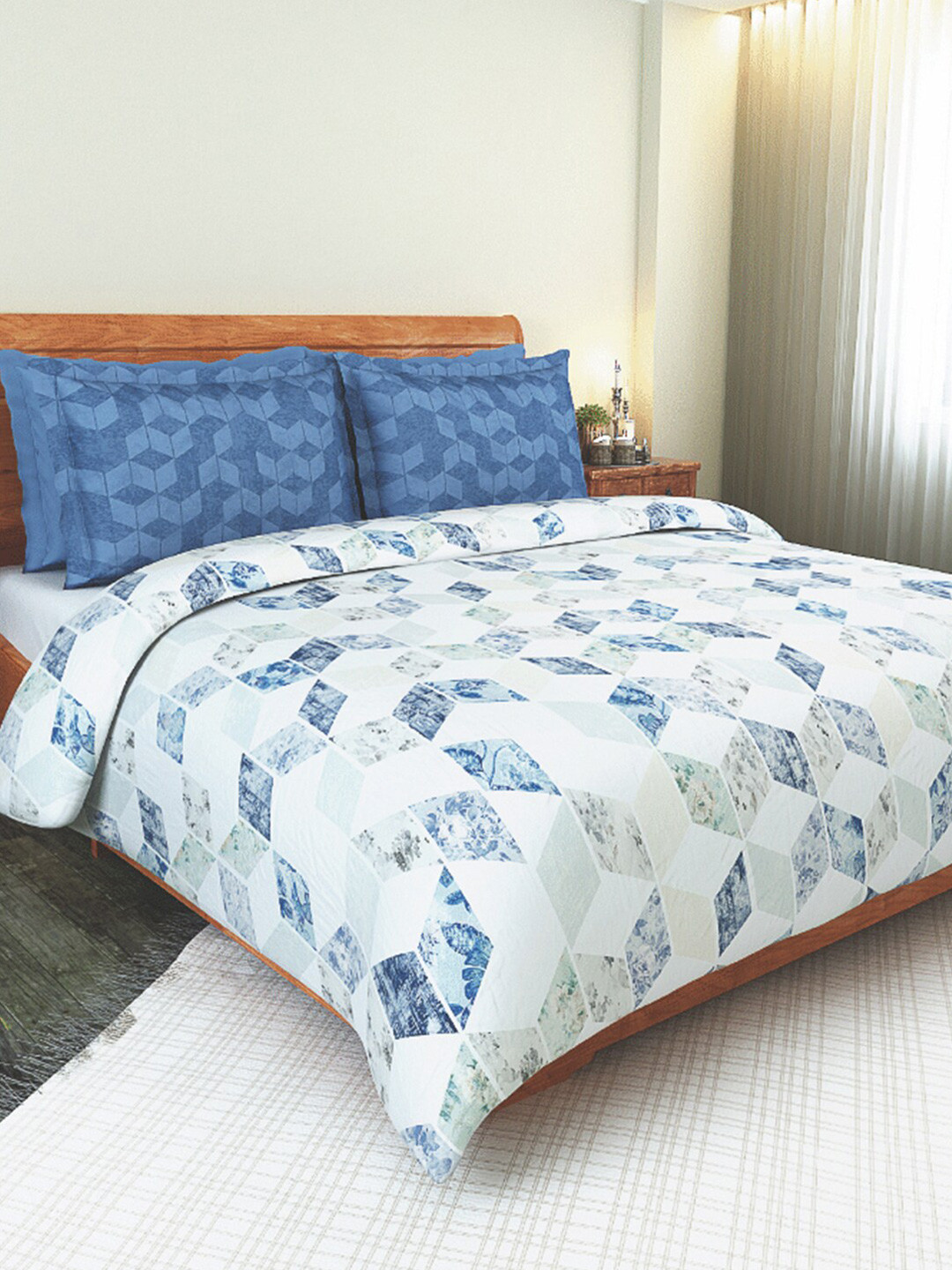 

GM White & Blue Geometric AC Room Cotton 150 GSM Single Bed Comforter