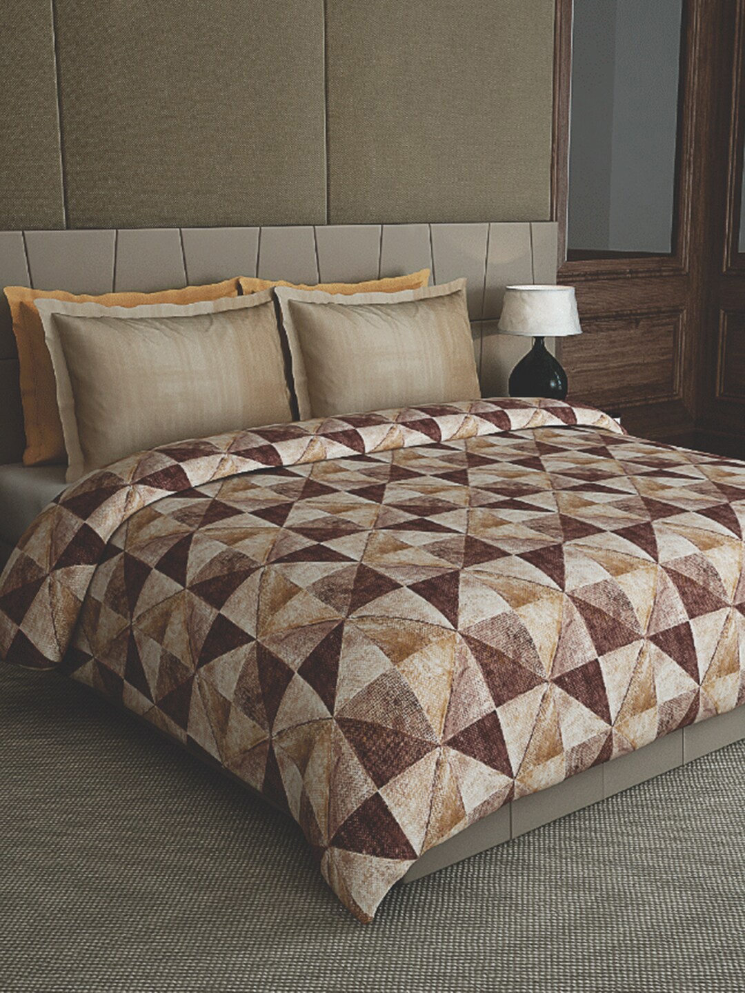 

GM Geometric AC Room 150 GSM Single Bed Comforter, Brown