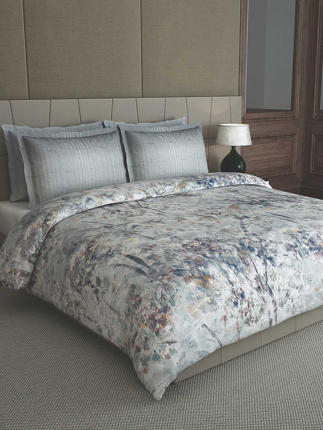 

GM Grey & White Printed AC Room 150 GSM Double Bed Comforter
