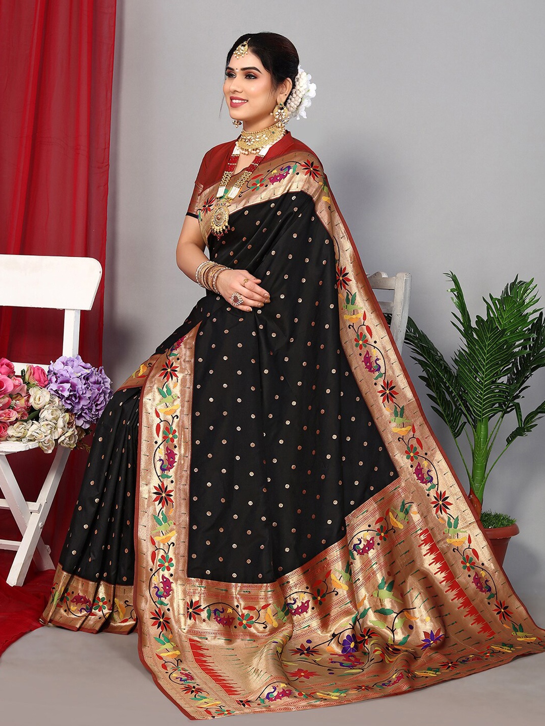 

Satrani Black & Gold-Toned Woven Design Zari Saree