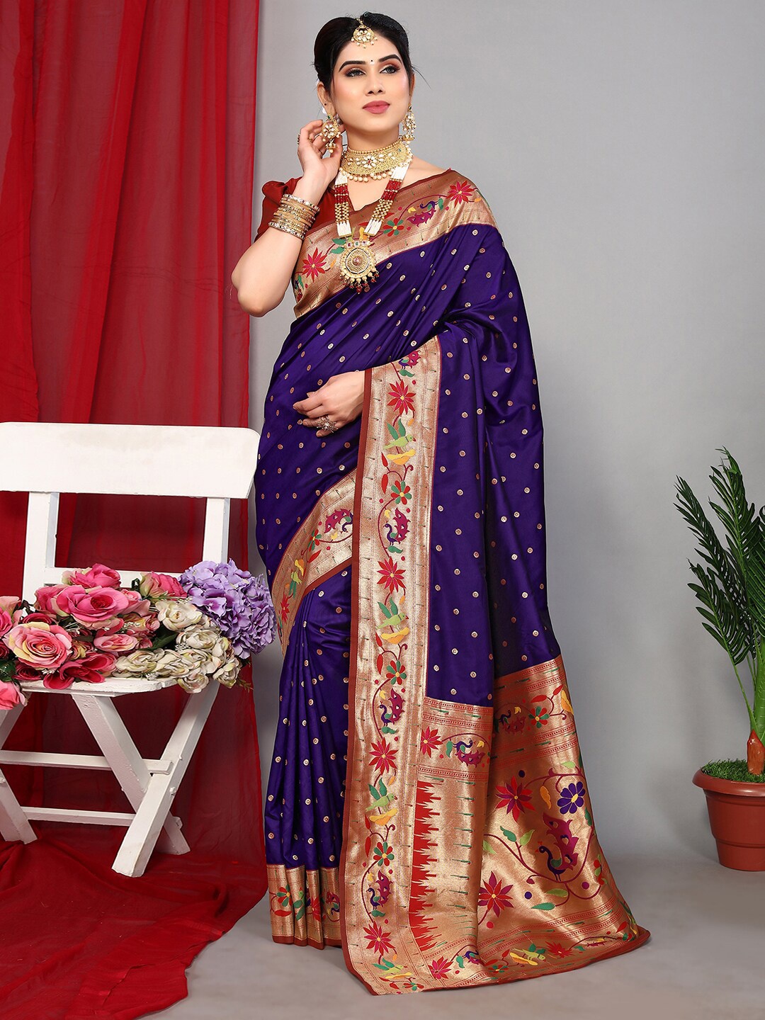 

Satrani Geometric Woven Design Zari Saree, Navy blue