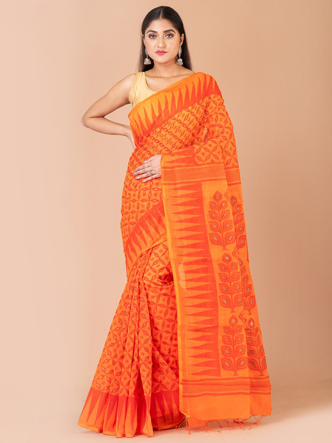 

Laa Calcutta Red & Gold-Toned Floral Silk Cotton Saree