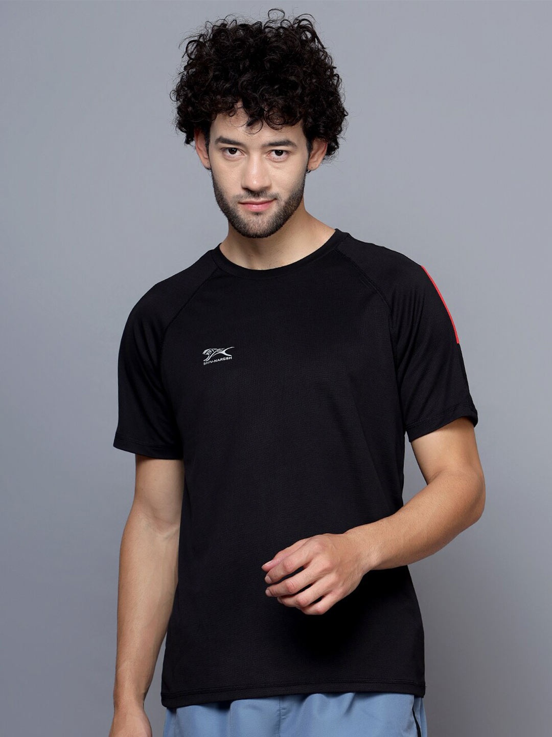 

Shiv Naresh Raglan Sleeves 3D Fit Technology Cotton Sports T-Shirt, Black