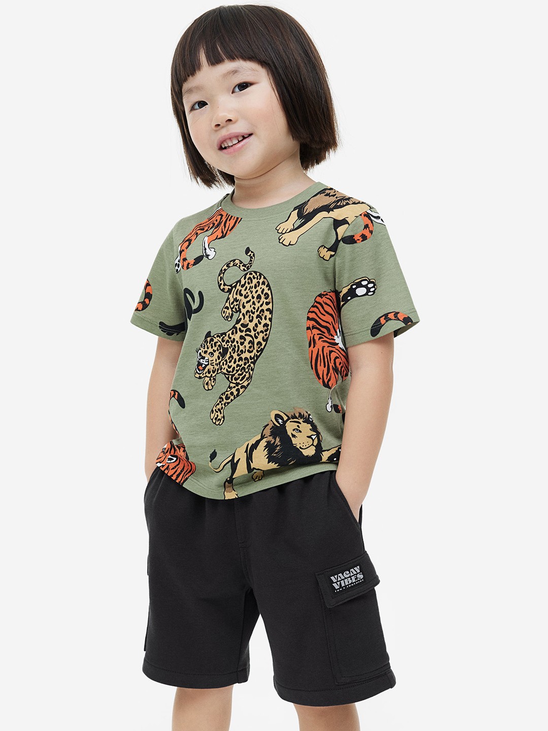 

H&M Boys Cargo Sweatshirt Shorts, Black