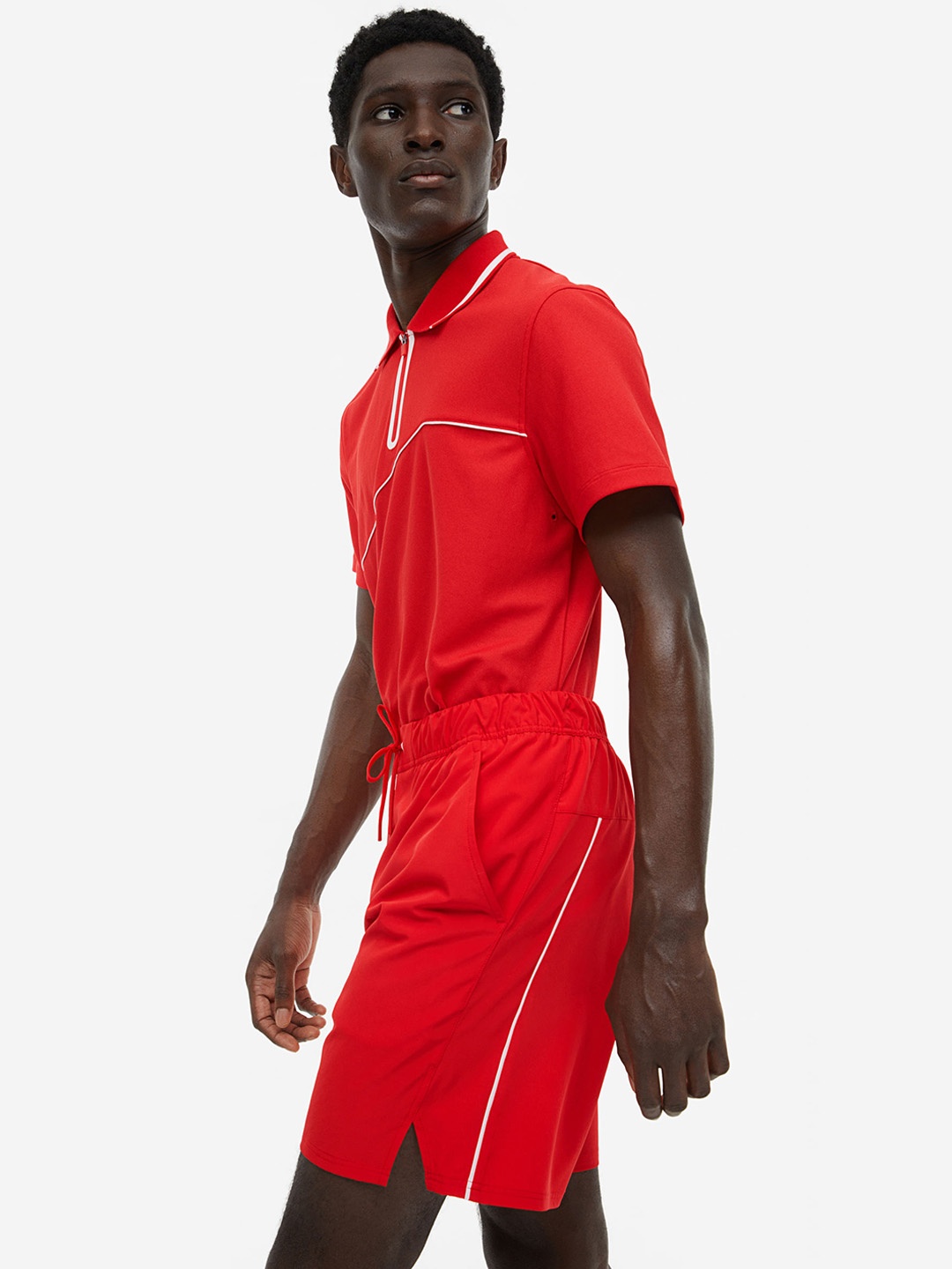 

H&M Men DryMove Tennis Shorts, Red