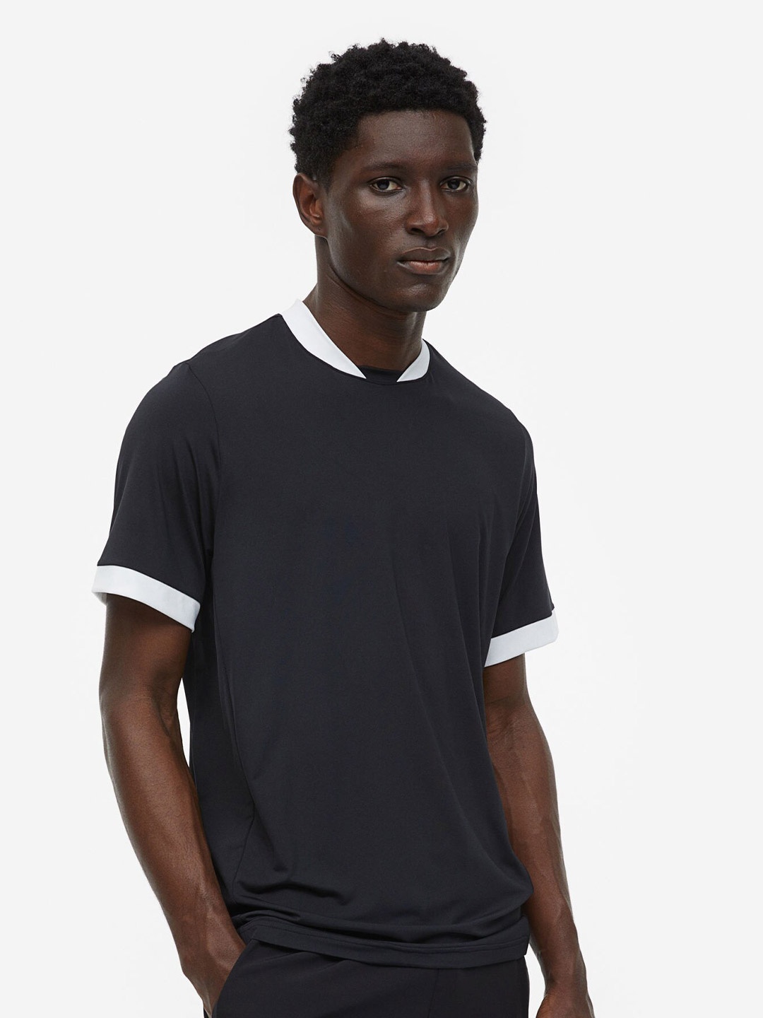 

H&M Men DryMove Tennis T-Shirt, Black