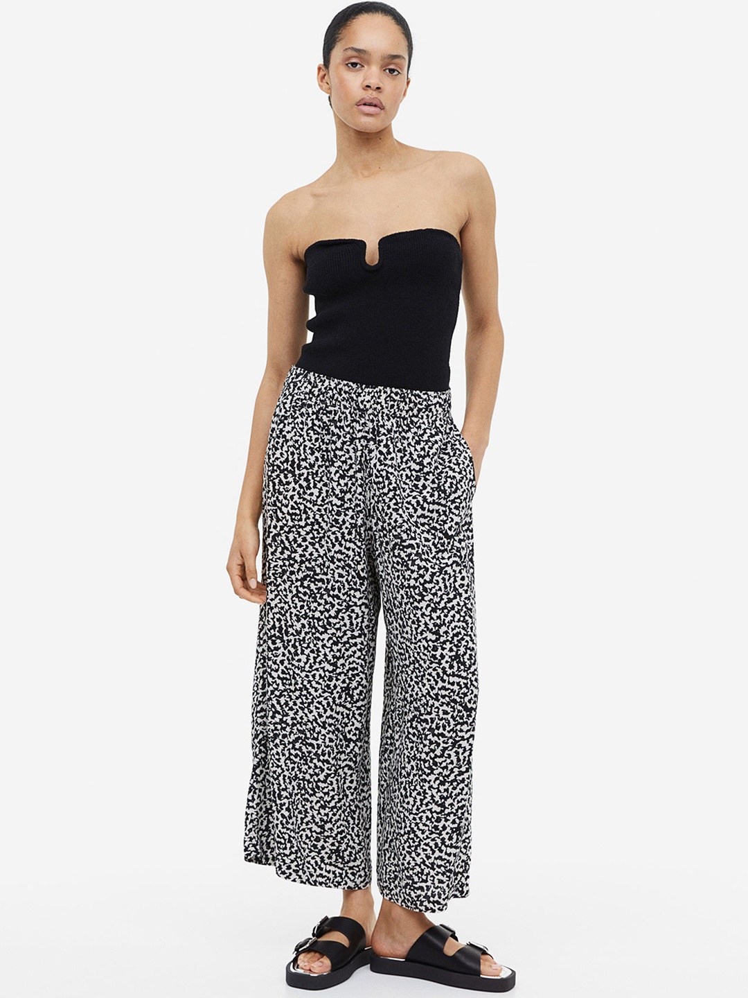 

H&M Women Cropped Pull-On Trousers, Black