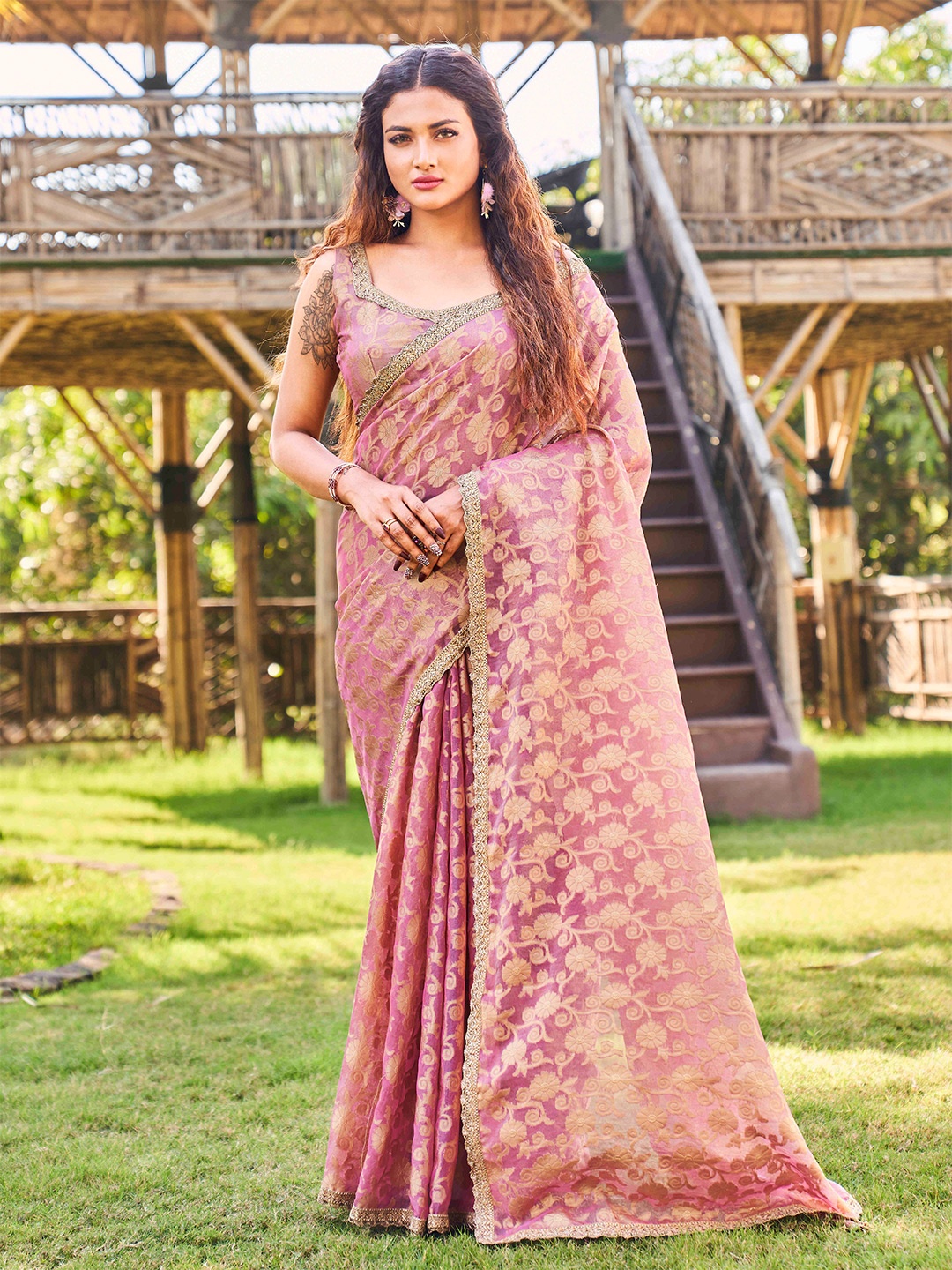 

Tikhi Imli Floral Woven Design Zari Saree, Pink