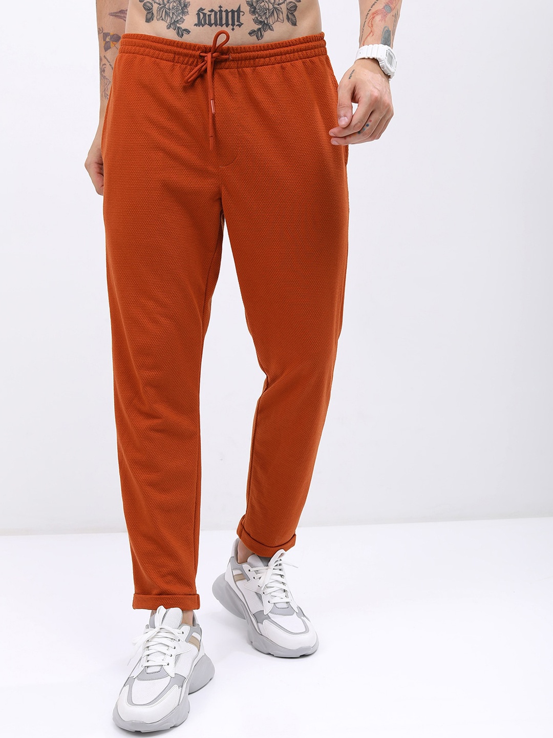 

HIGHLANDER Men Popcorn Structured Slim Fit Track pant, Rust