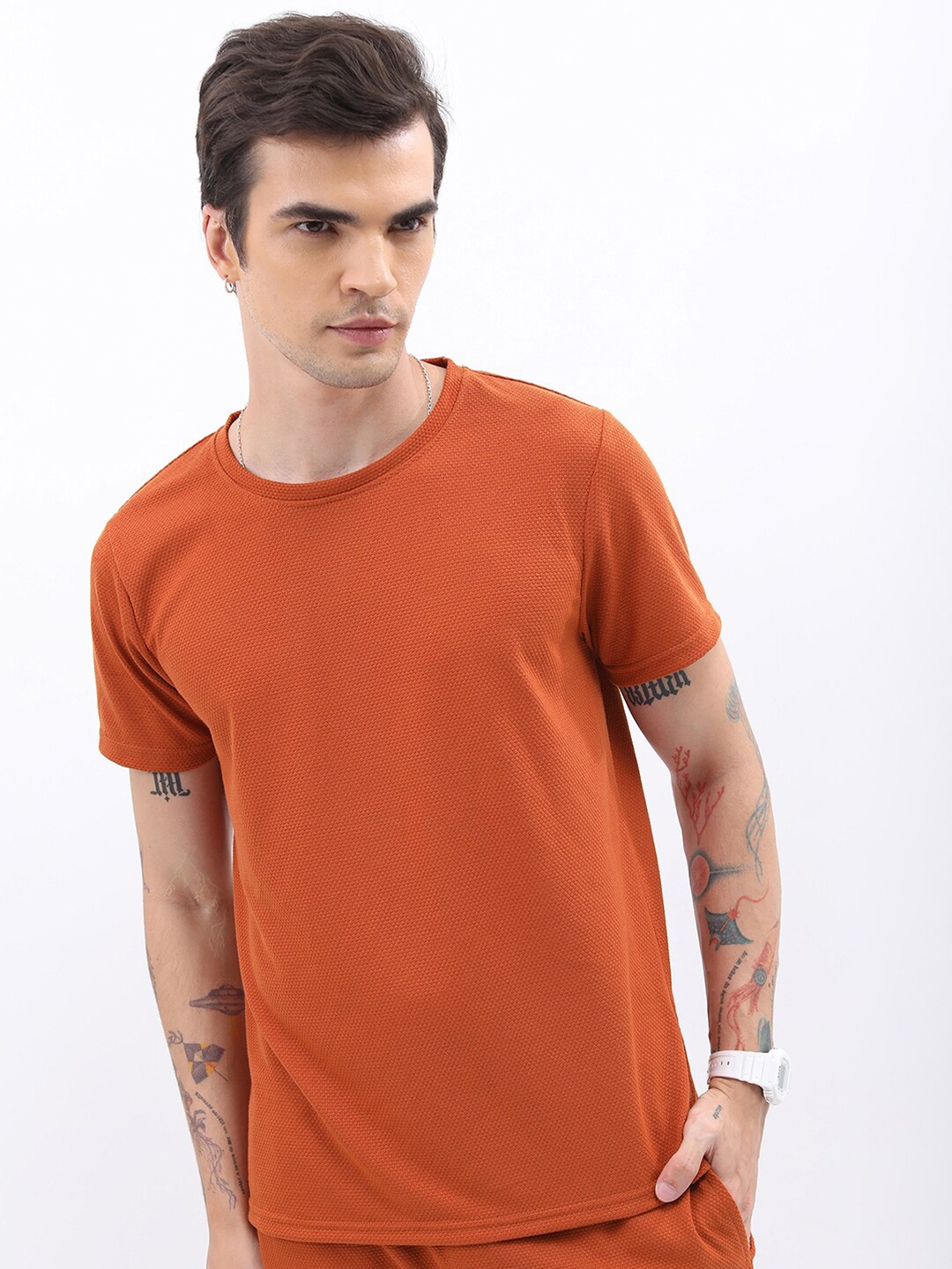 

HIGHLANDER Men Popcorn Structured Slim Fit T-shirt, Rust