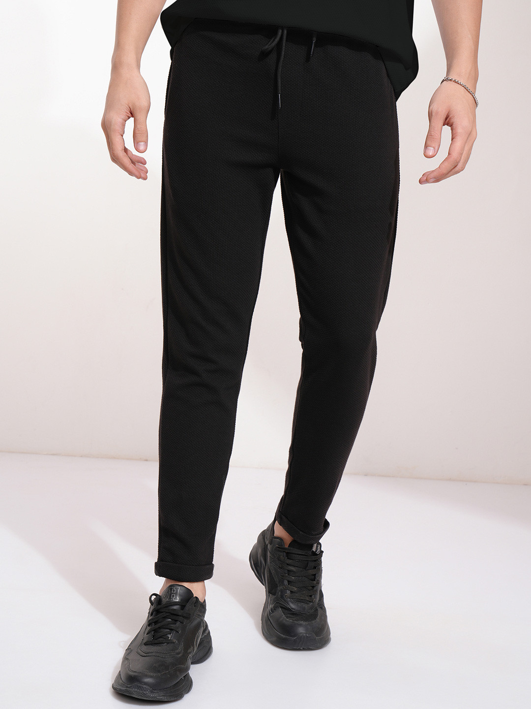 

HIGHLANDER Men Popcorn Structured Slim Fit Trouser, Black