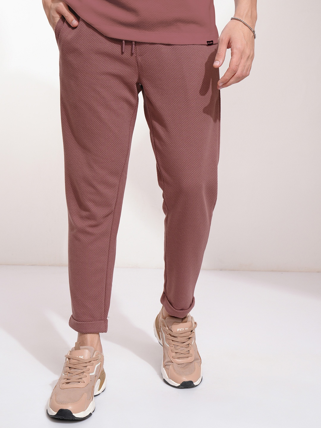 

HIGHLANDER Men Self Design Popcorn Structured Slim Fit Trousers, Pink