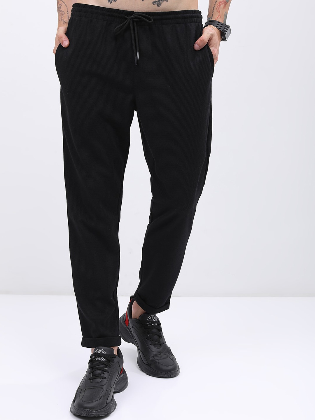 

HIGHLANDER Men Structured Regular Fit Mid-Rise Jogger Trouser, Black