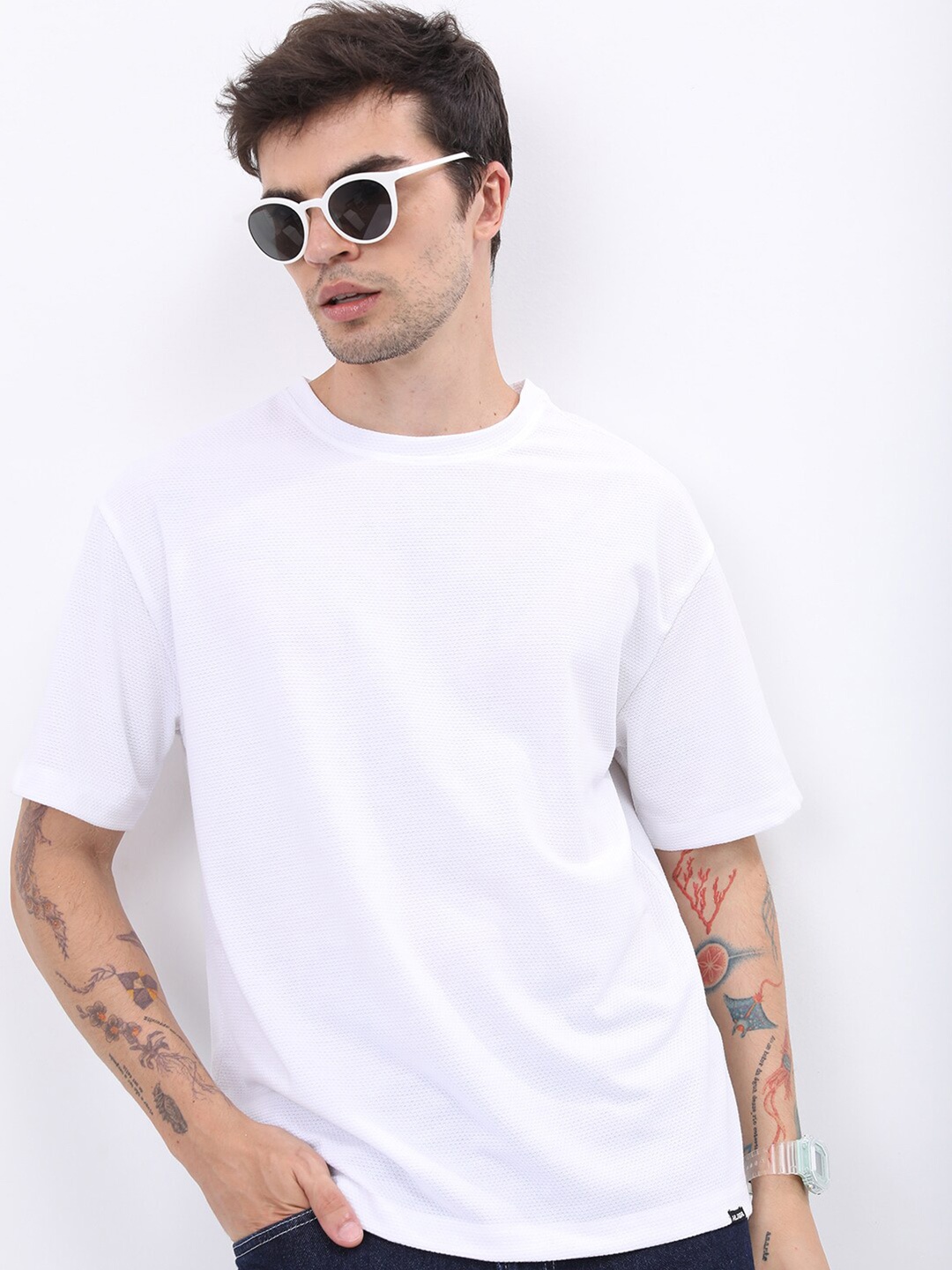 

HIGHLANDER Popcorn Structured Oversized Tshirt, White