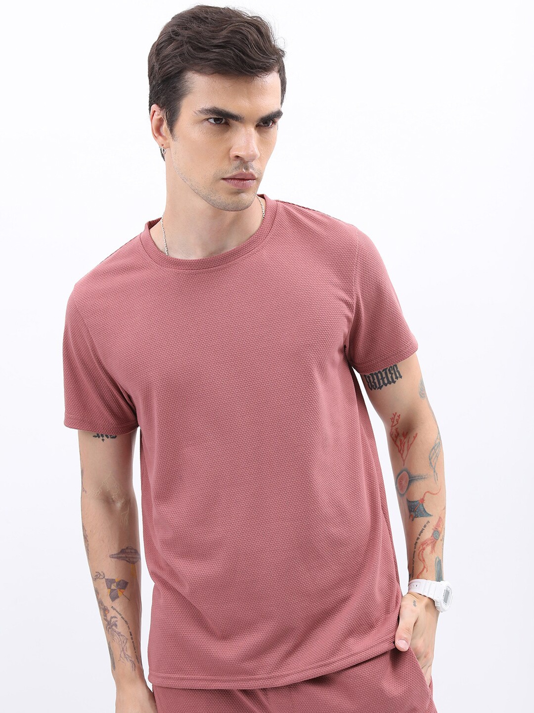 

HIGHLANDER Men Popcorn Structured Slim Fit T-shirt, Pink
