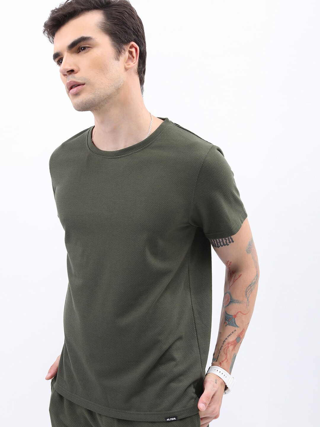 

HIGHLANDER Men Popcorn Structured Slim Fit T-shirt, Olive