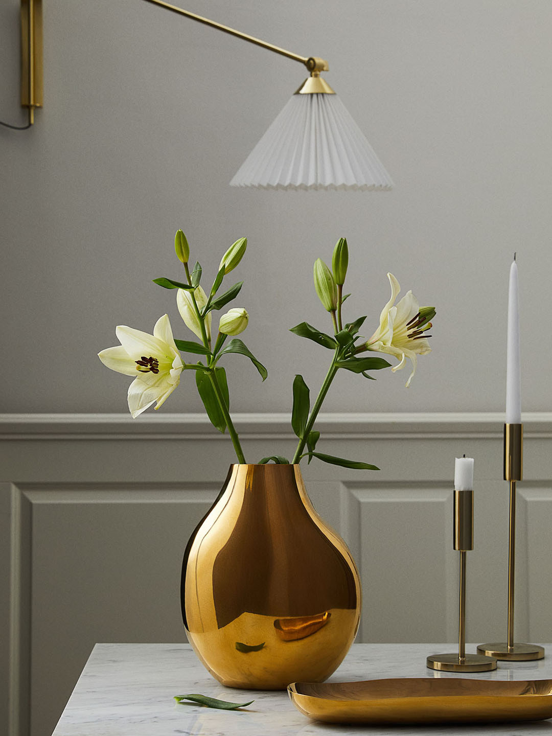 

H&M Gold-Toned Large metal vase