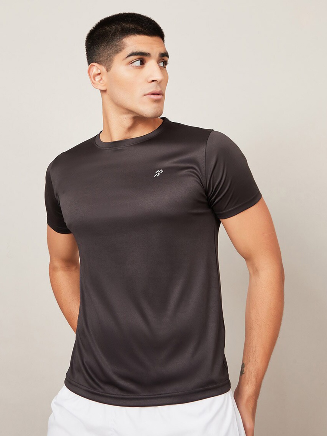 

Styli Men Reflective Logo Running T-Shirt, Black