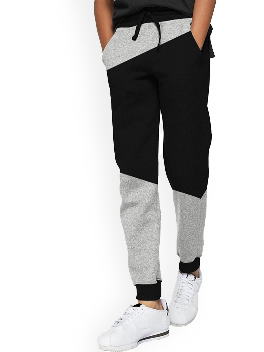 

BLIVE Boys Colourblocked Mid Rise Cotton Joggers, Black