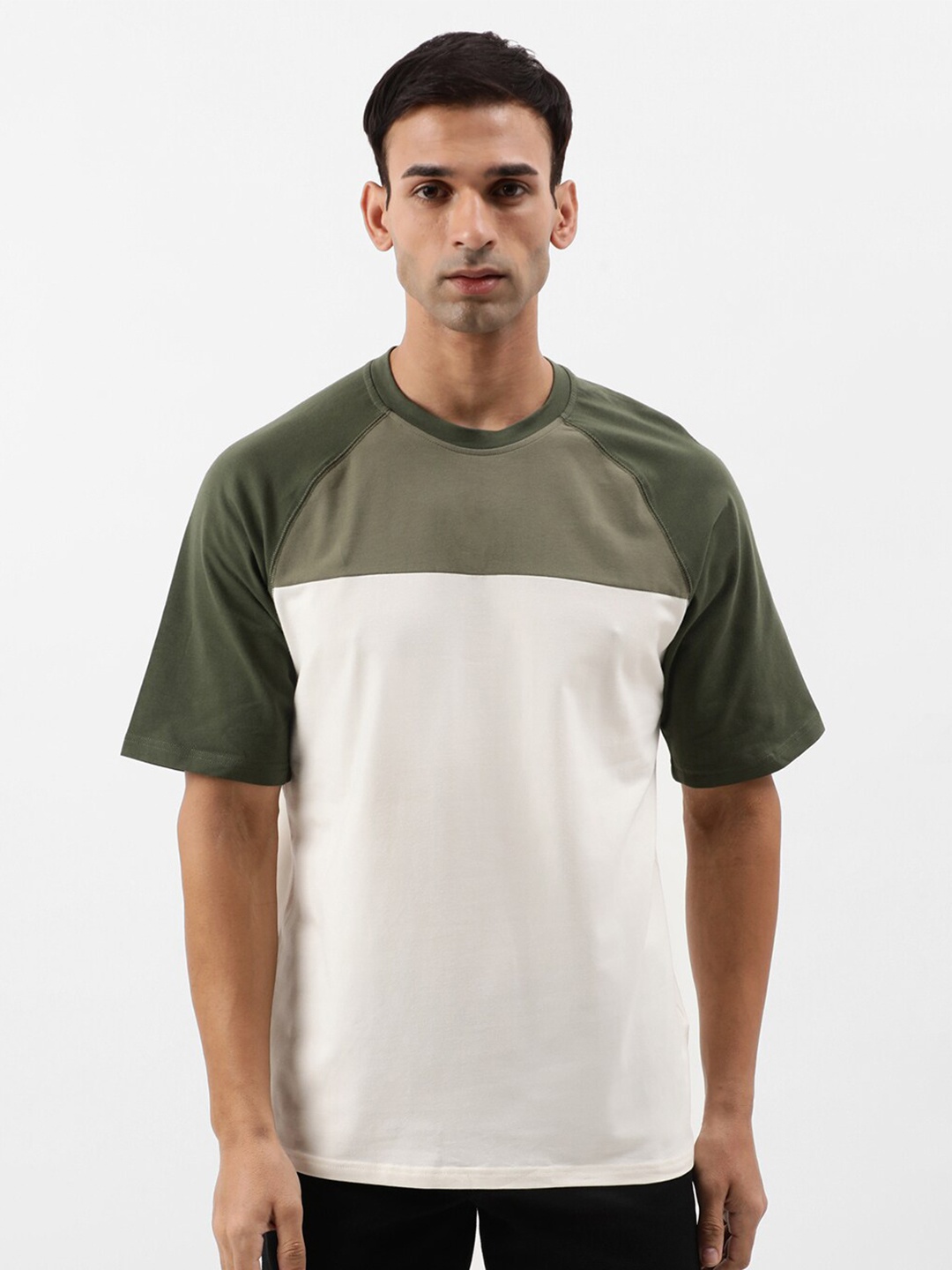 

Wrangler Colourblocked Raglan Sleeves Cotton T-Shirt, Olive