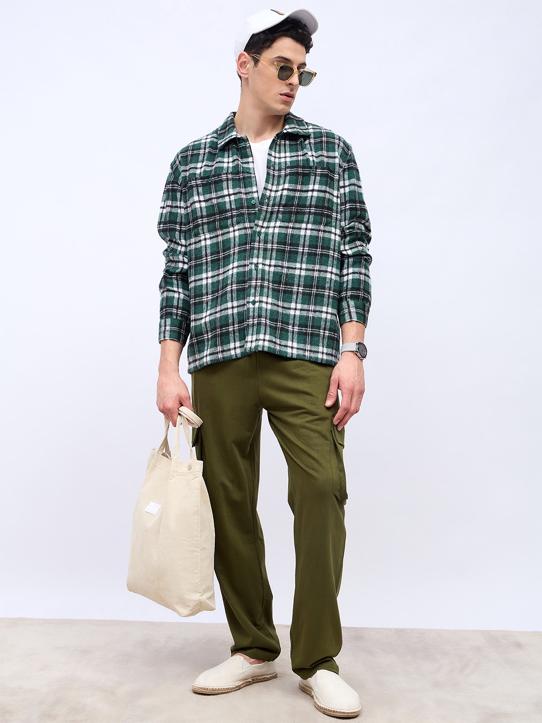 

Styli Men Oversized Straight Leg Joggers with Cargo Pockets, Olive