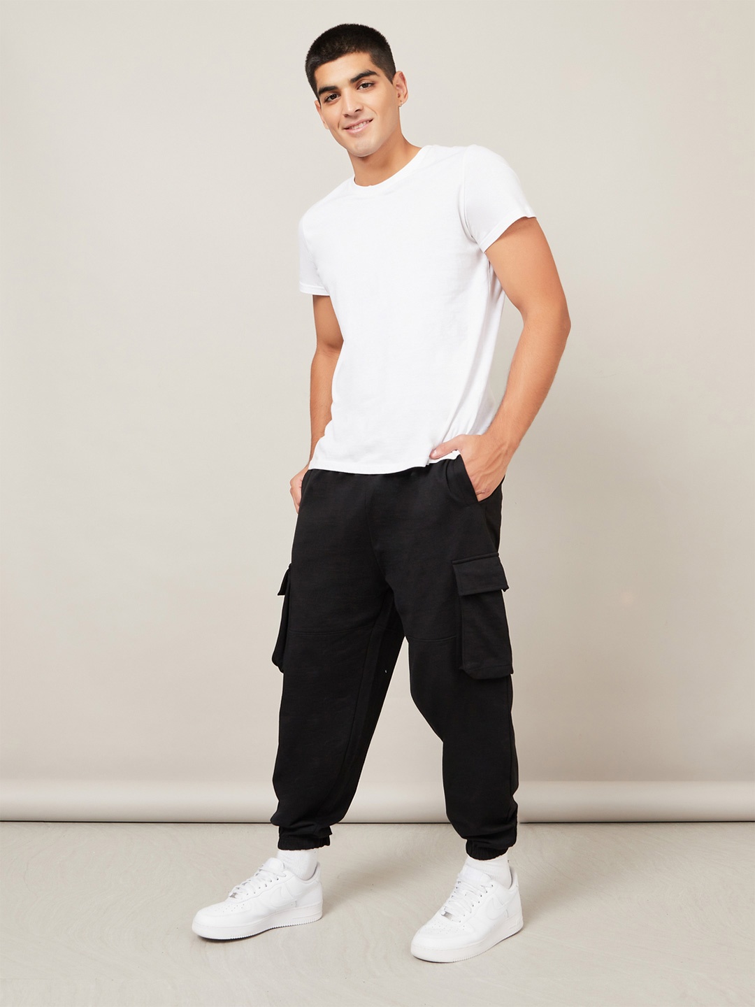 

Styli Men Oversized Cut and Sew Detail Cargo Joggers, Black