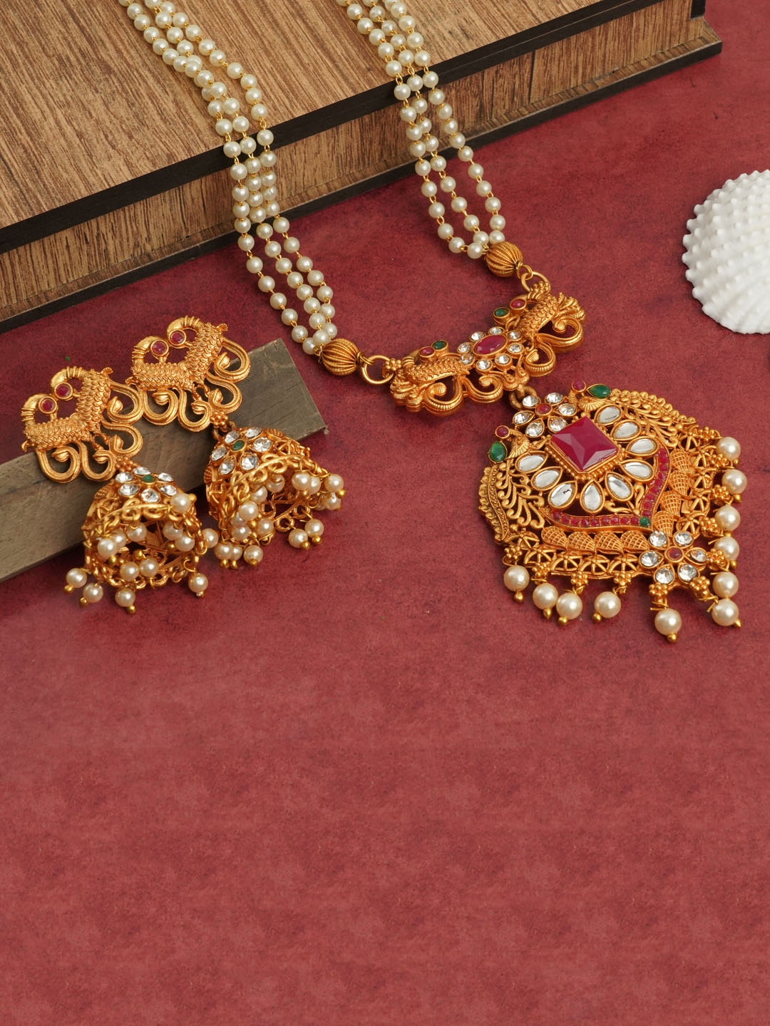 

LAFORWORD Gold-Plated Stone-Studded & Beaded Jewellery Set