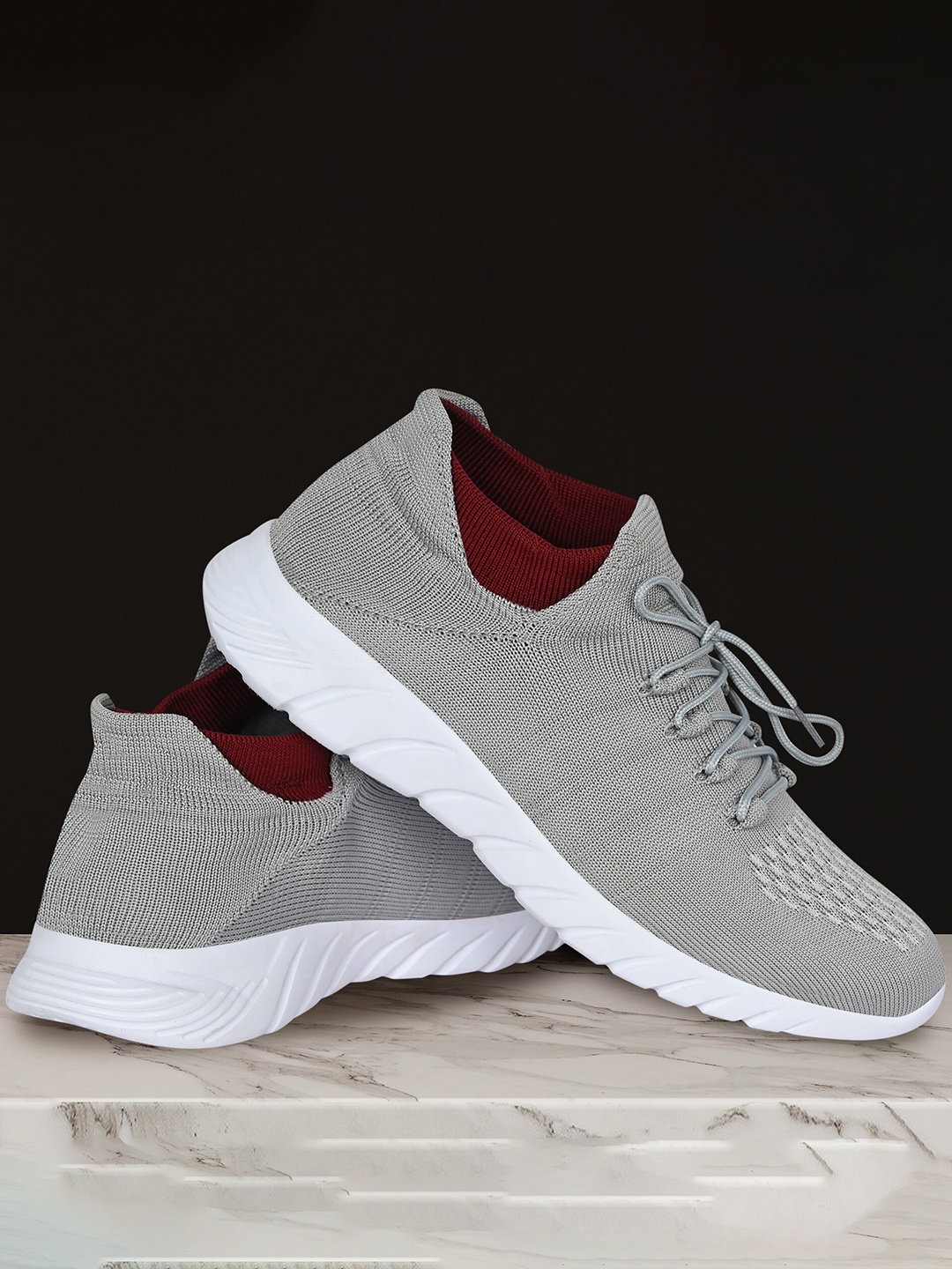 

TPENT Men Anti Odour Mesh Non-Marking Running Shoes, Grey