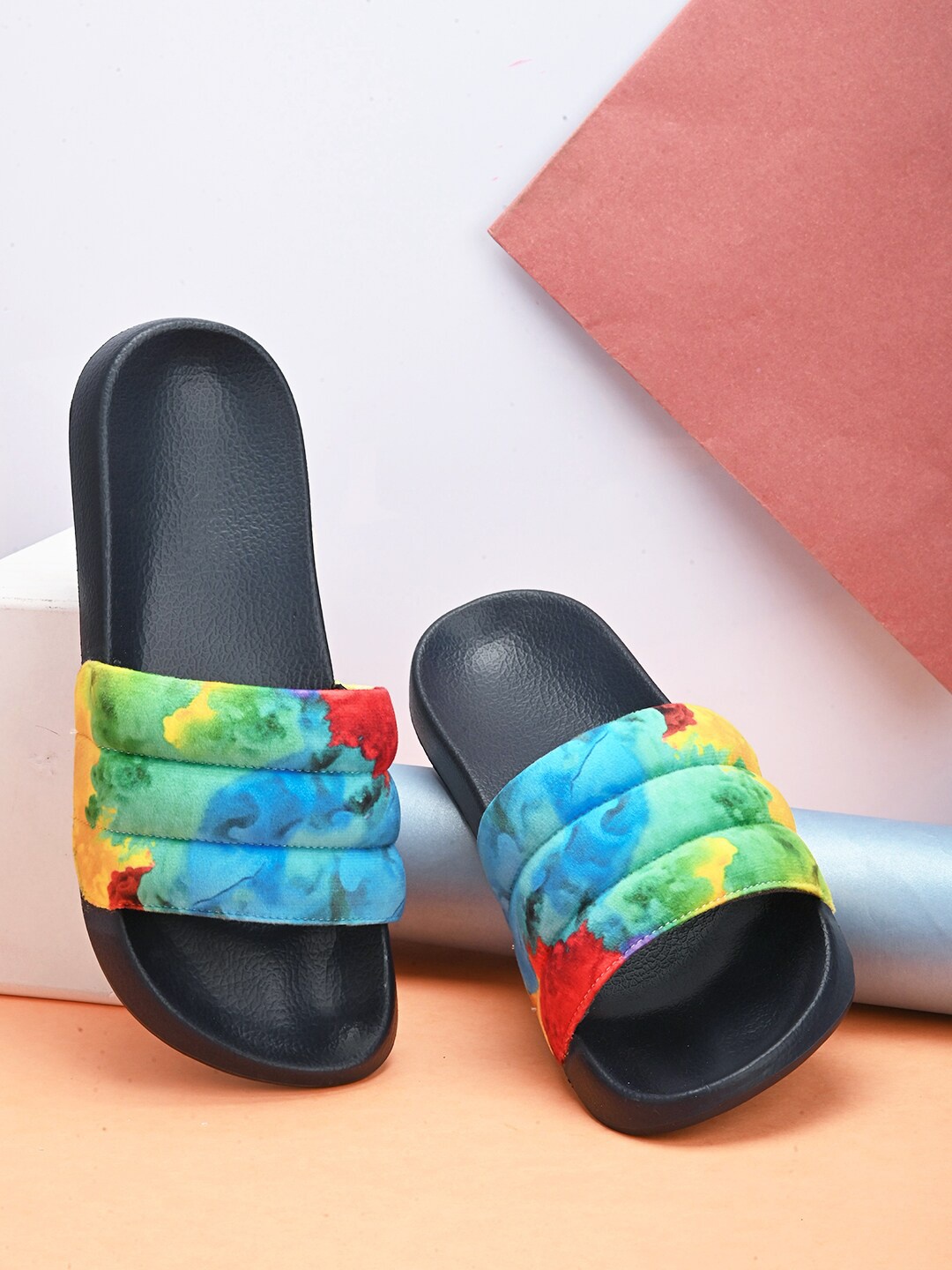 

EXTRIMOS Men Abstract Printed Lightweight Sliders, Black