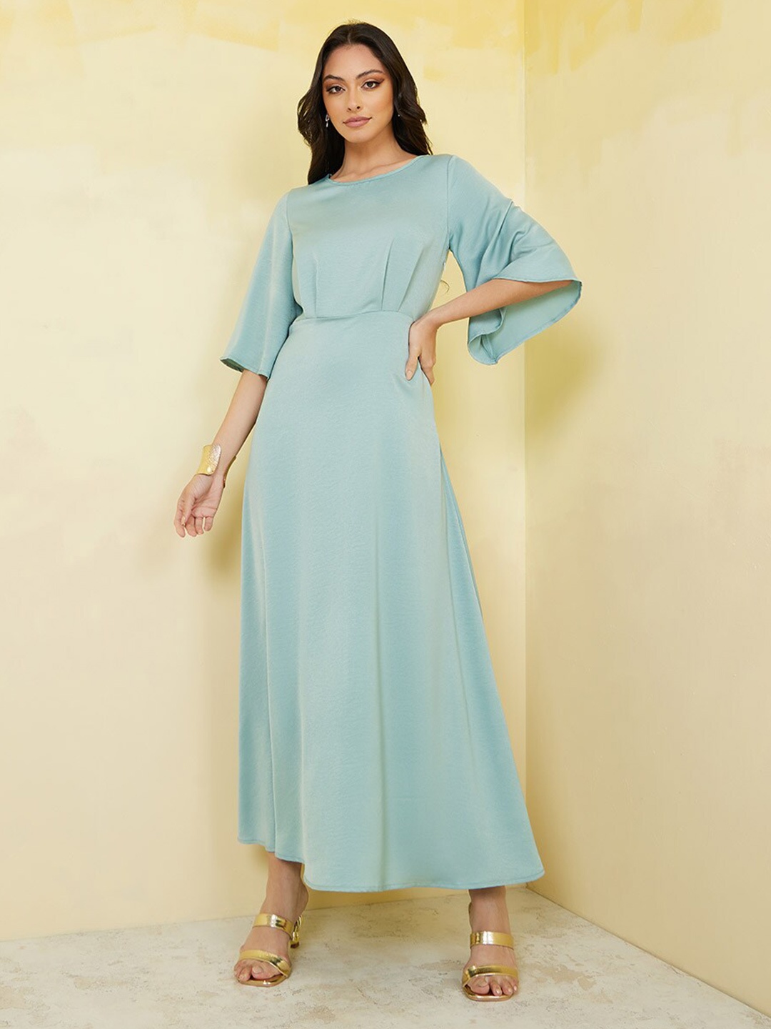 

Styli Green Round Neck Flared Sleeve Maxi Dress
