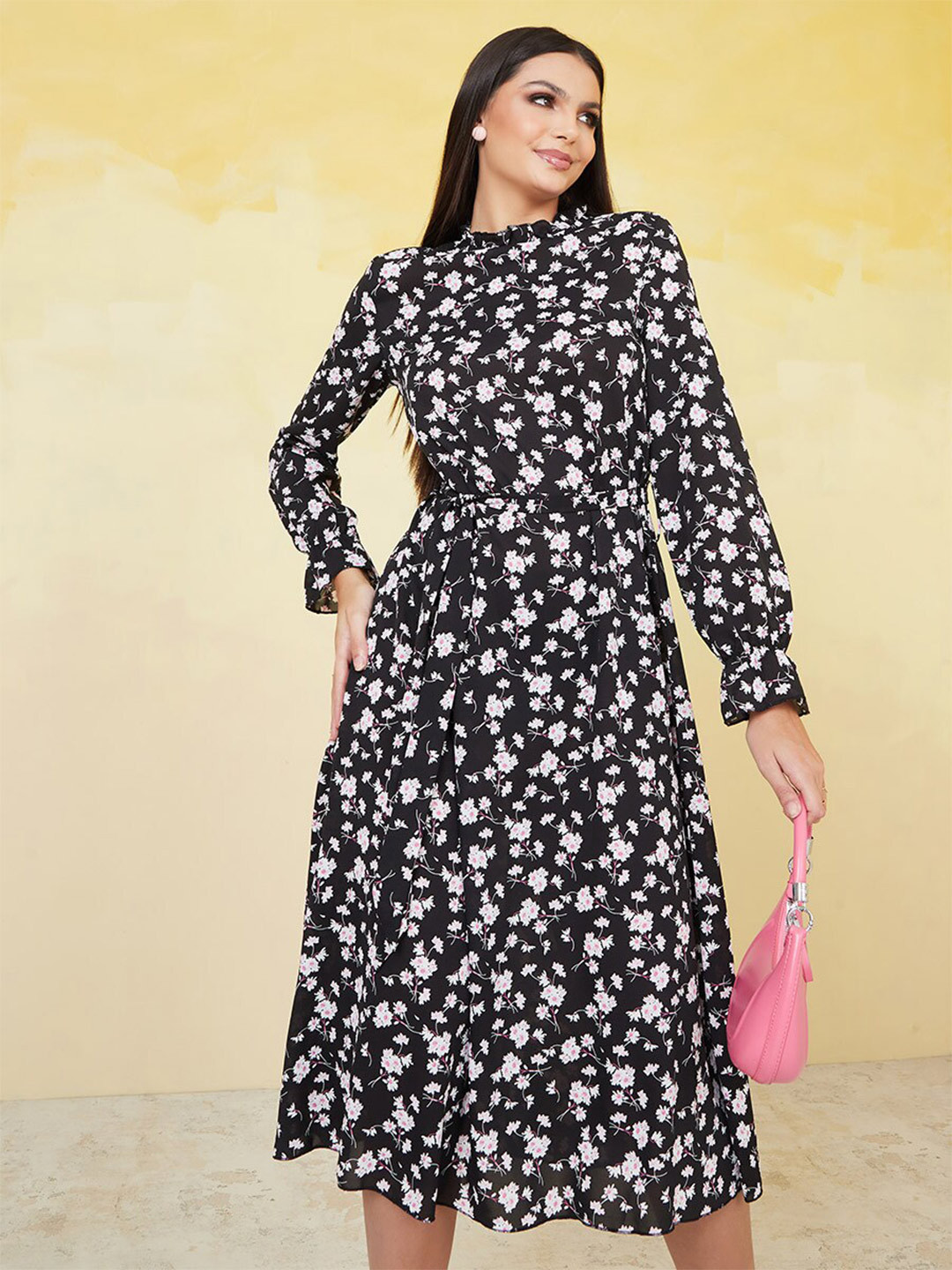 

Styli Black Floral Printed Puff Sleeves Midi Dress