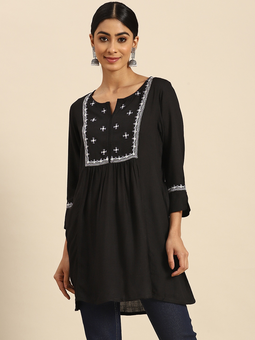 

INDYES Yoke Design Thread Work Thread Work Pleated Kurti, Black