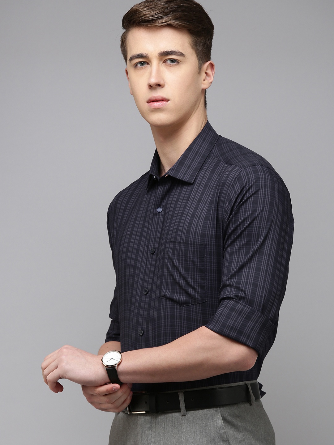 

Van Heusen Slim Fit Checked Formal Shirt, Navy blue