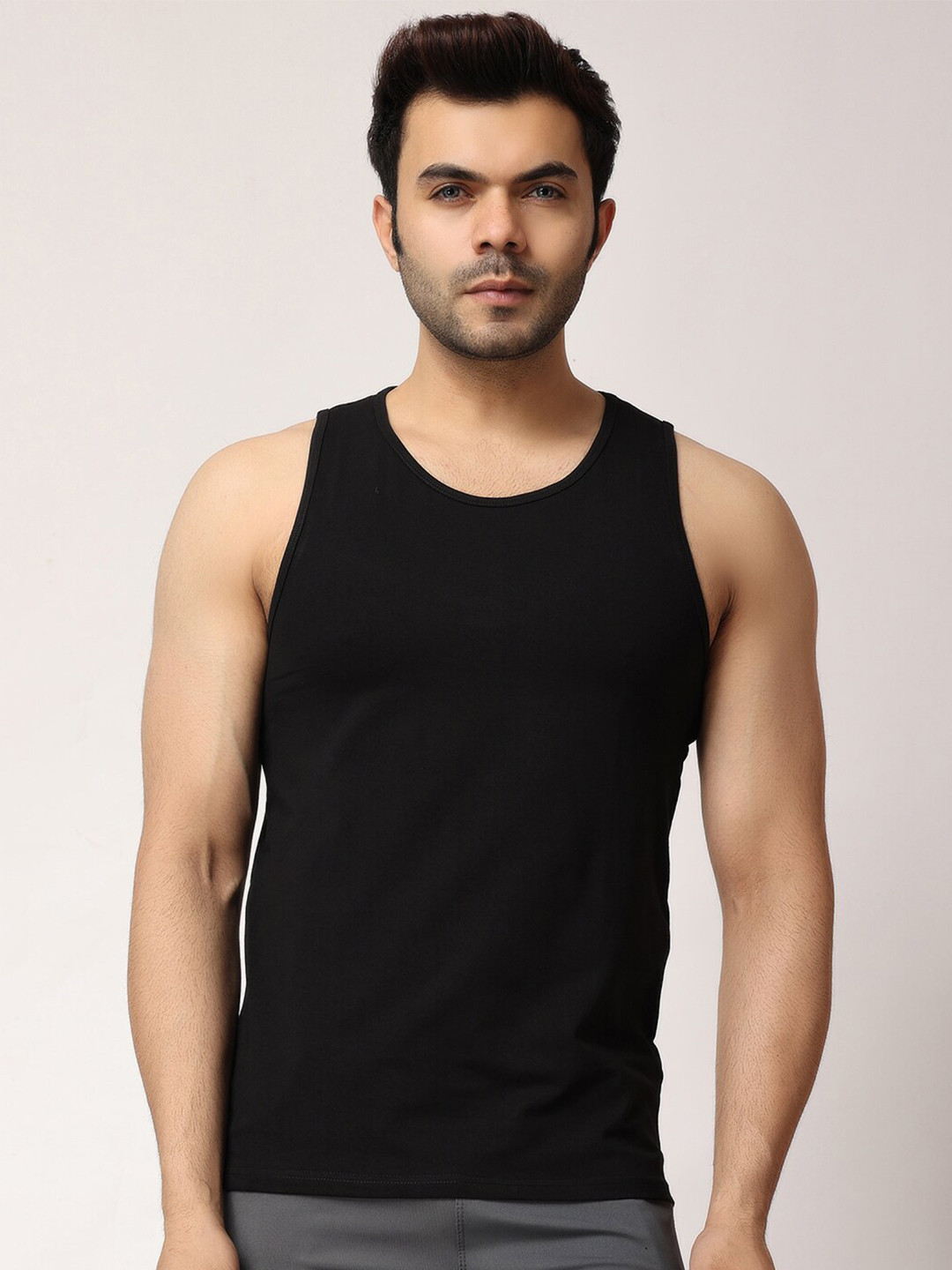 

The Label Bar Round Neck Sleeveless Cotton Sports T-Shirt, Black