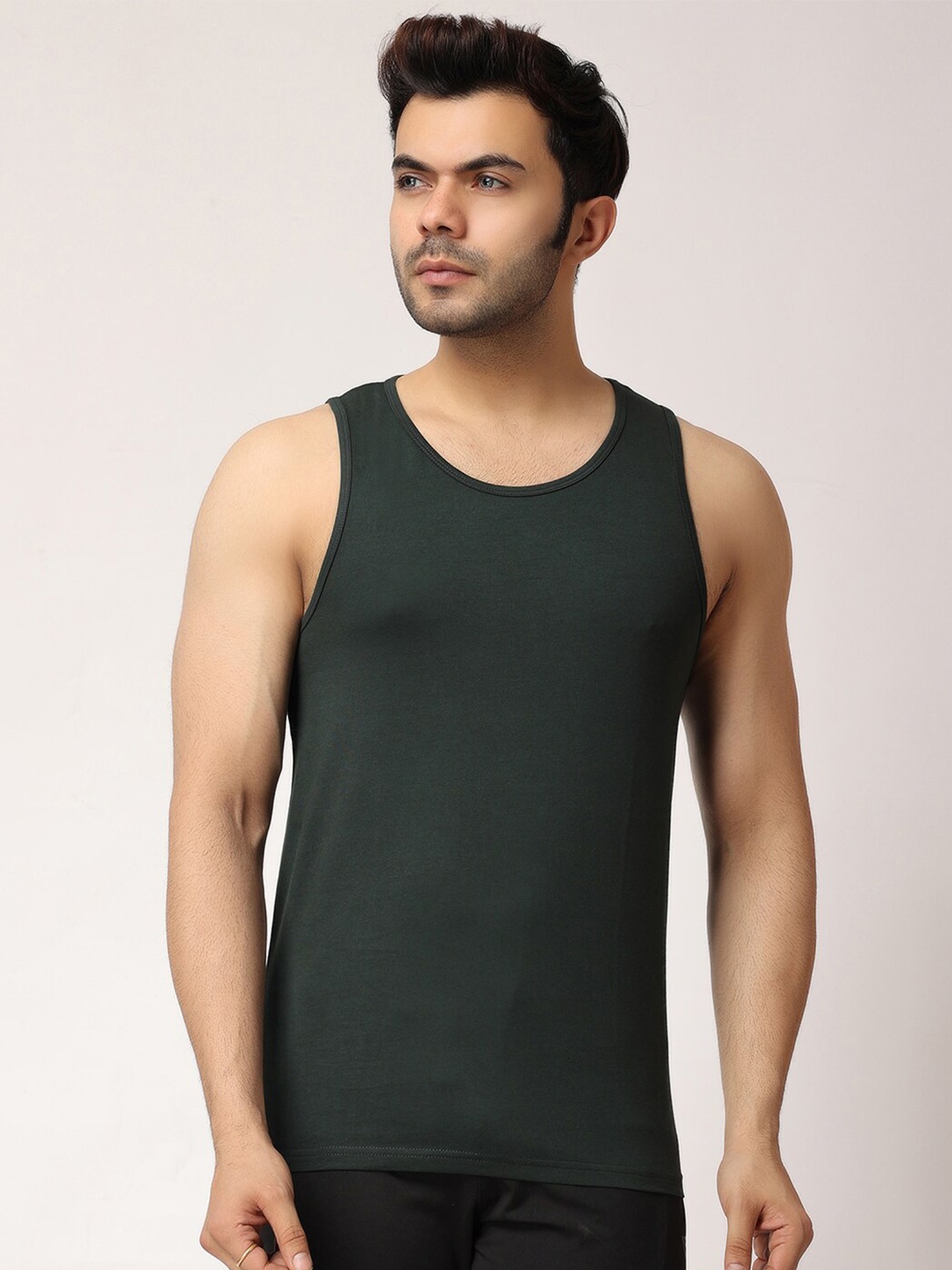

The Label Bar Round Neck Sleeveless Cotton Sports T-Shirt, Green