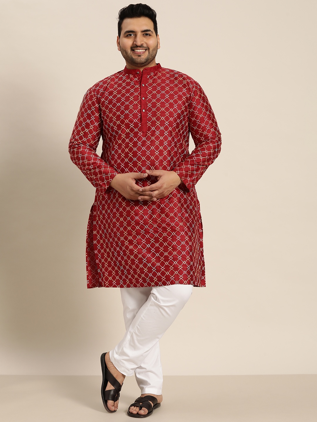 

SOJANYA PLUS Embroidered Thread Work Kurta, Maroon