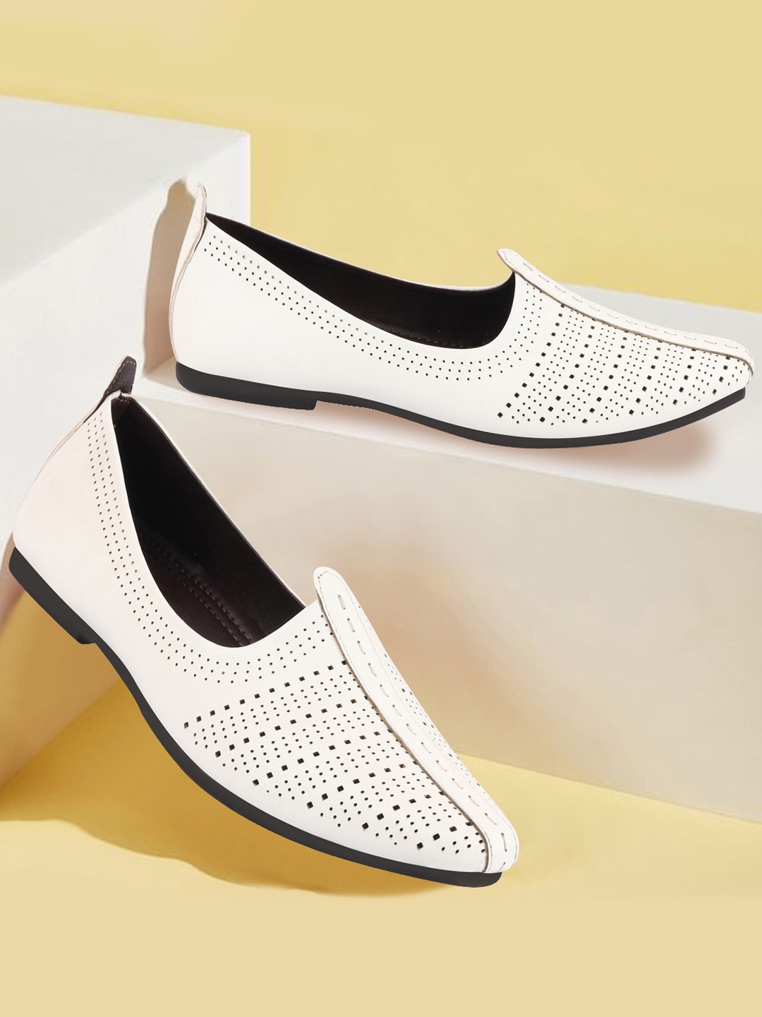 

FAUSTO Men Perforated Lightweight Mojaris, White