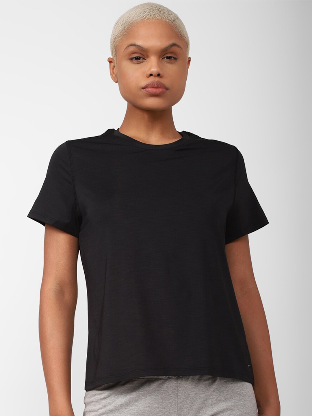 

Reebok Women AC Athletic Short-Sleeve T-Shirt, Black