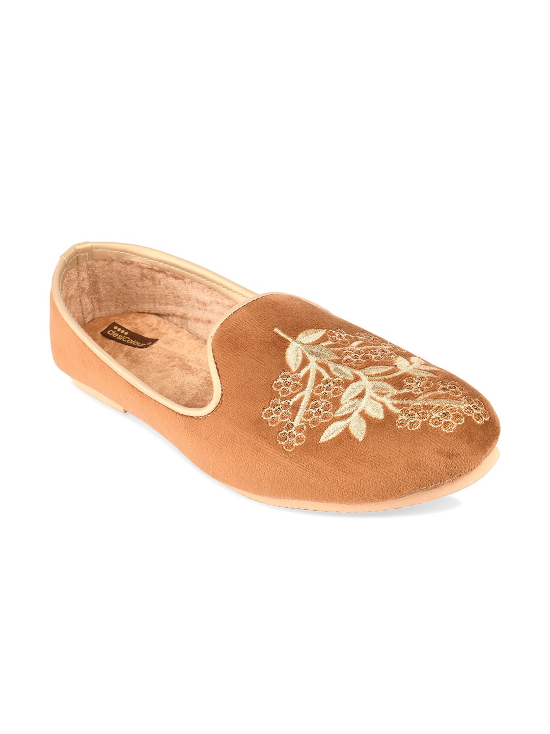 

DESI COLOUR Men Embroidered Velvet Mojaris, Brown