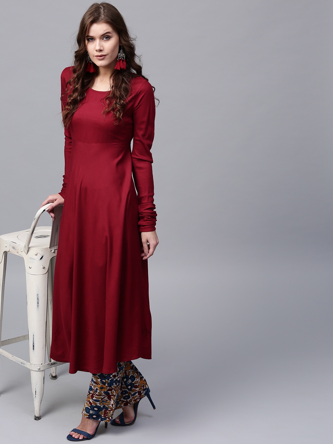 

AKS Women Maroon Solid Anarkali Kurta