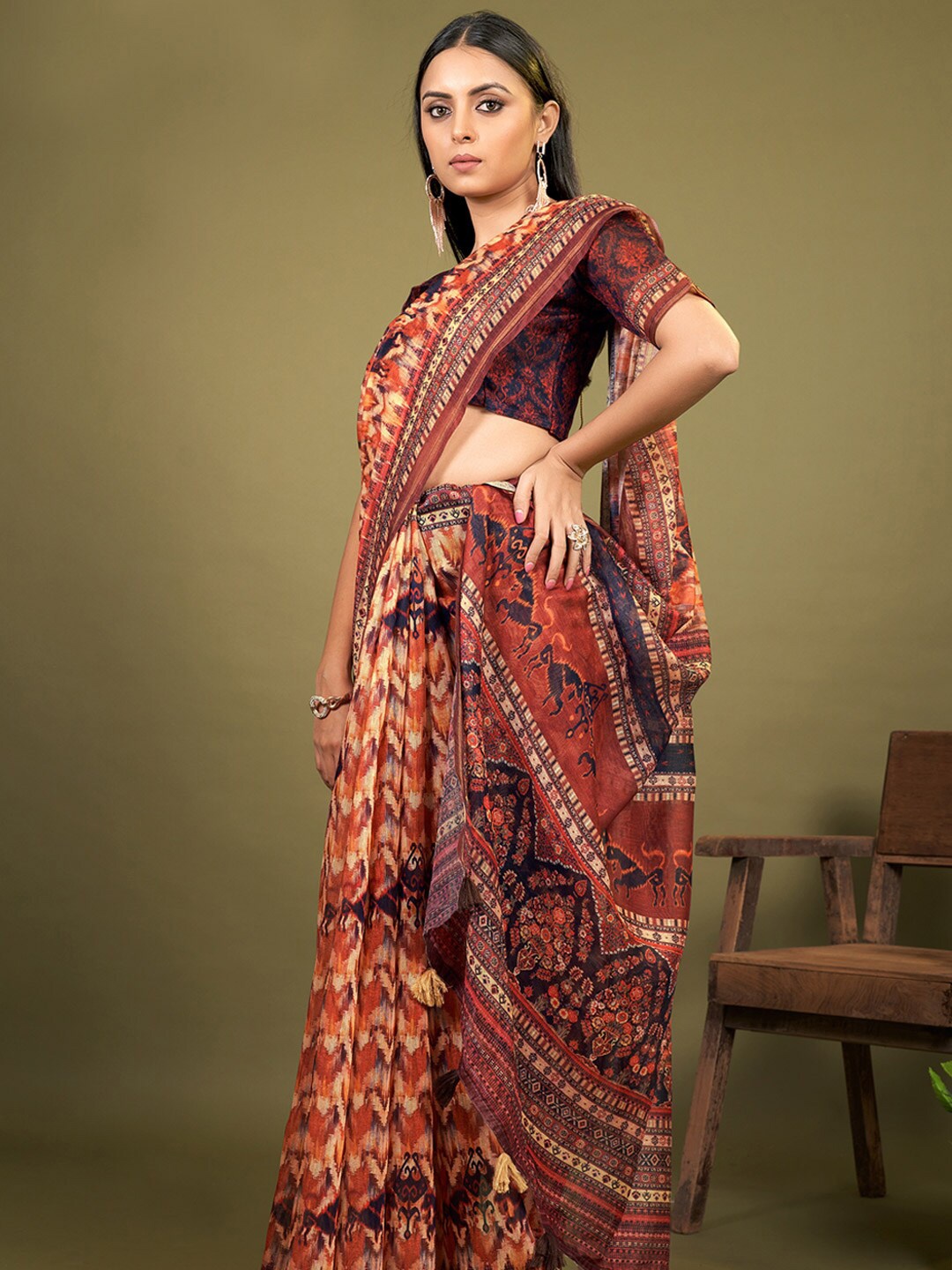 

KARAGIRI Ethnic Motifs Printed Patola Saree, Beige
