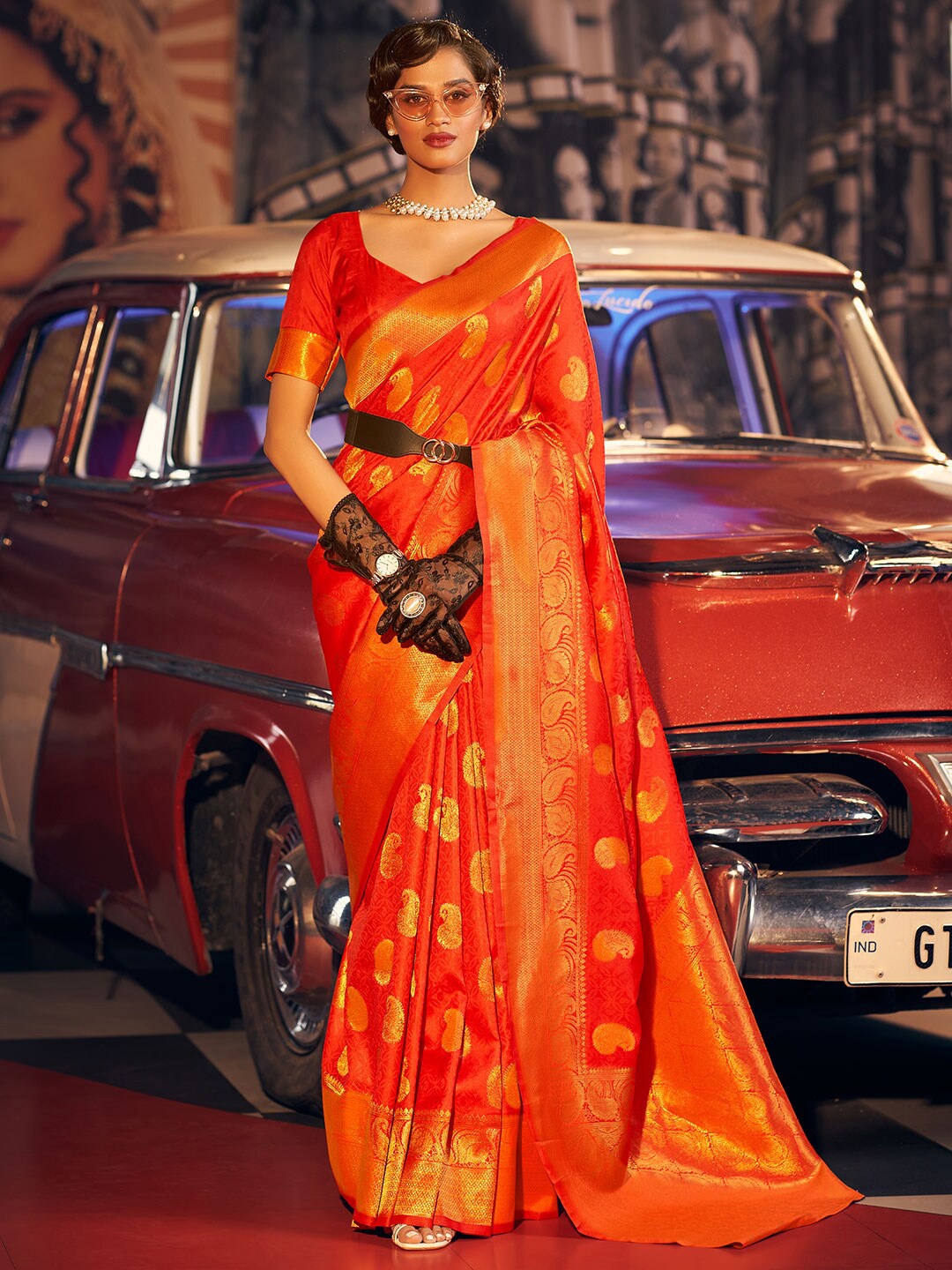 

KARAGIRI Woven Design Zari Silk Blend Saree, Red