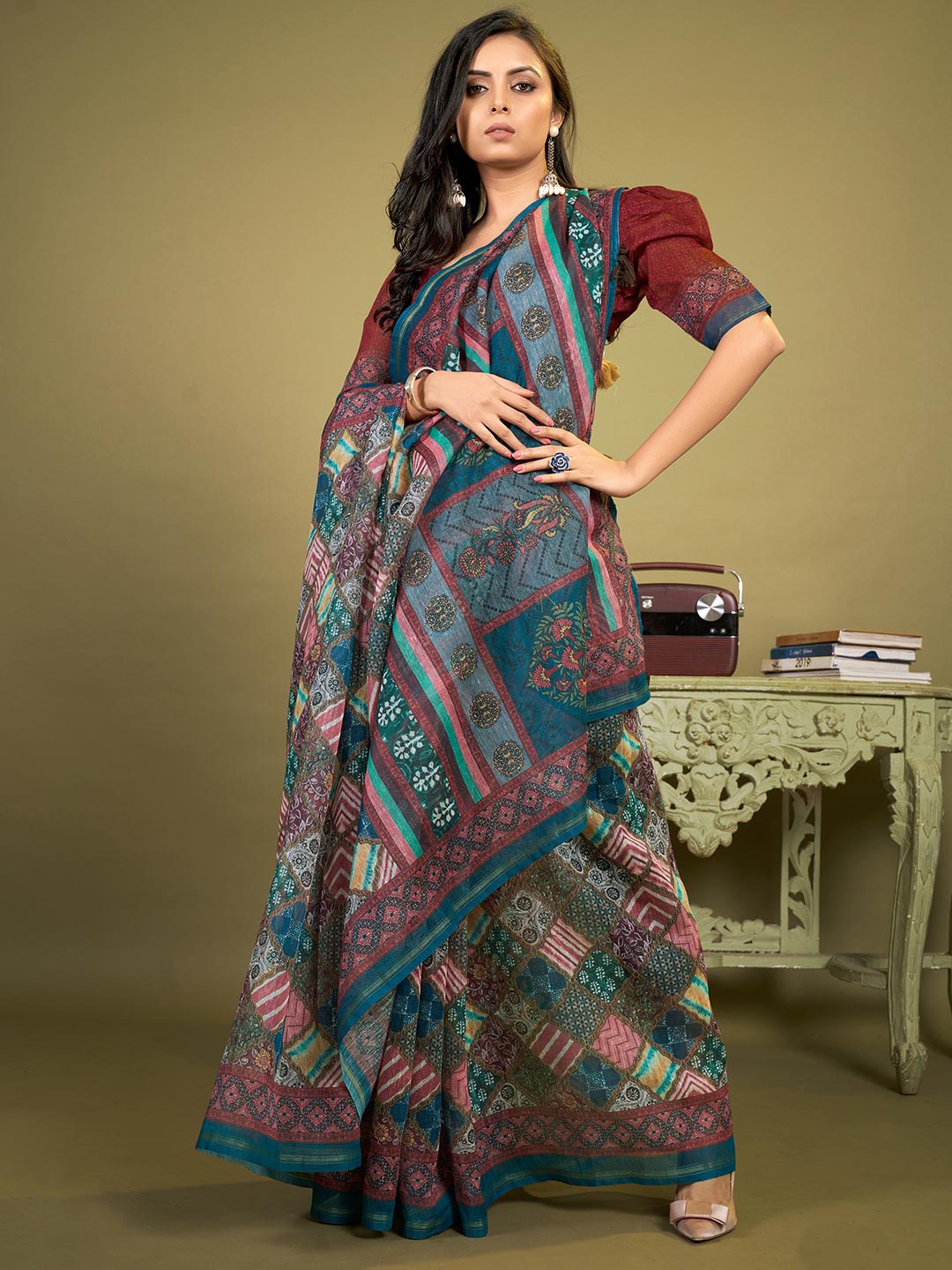 

KARAGIRI Ethnic Motifs Printed Patola Saree, Blue