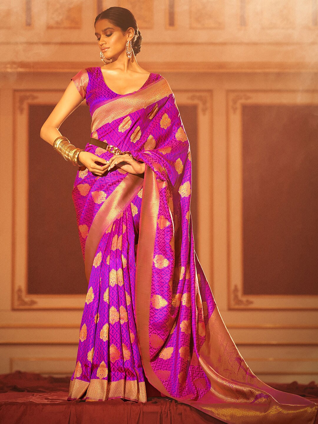 

KARAGIRI Woven Design Zari Silk Blend Saree, Violet